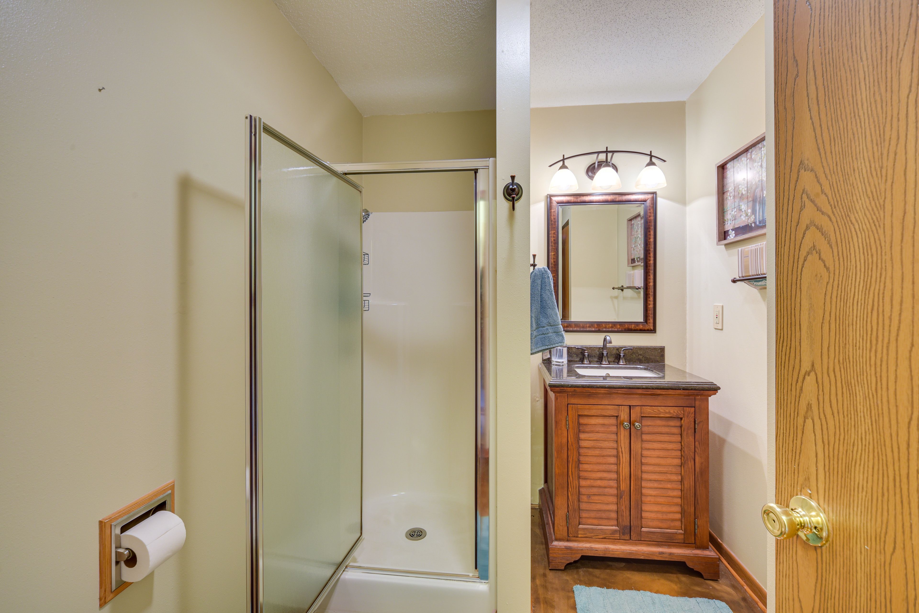 Full Bathroom