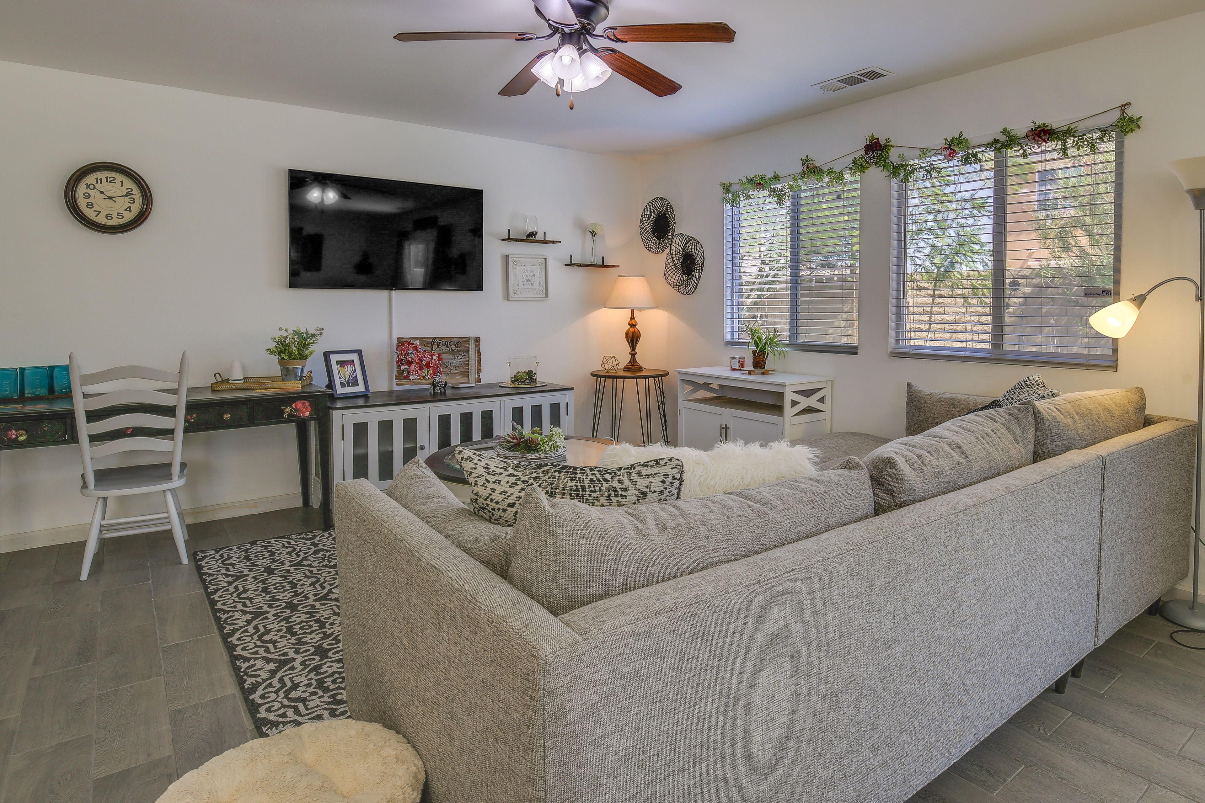 Living Room | Free WiFi | Smart TV | Central A/C | Board Games