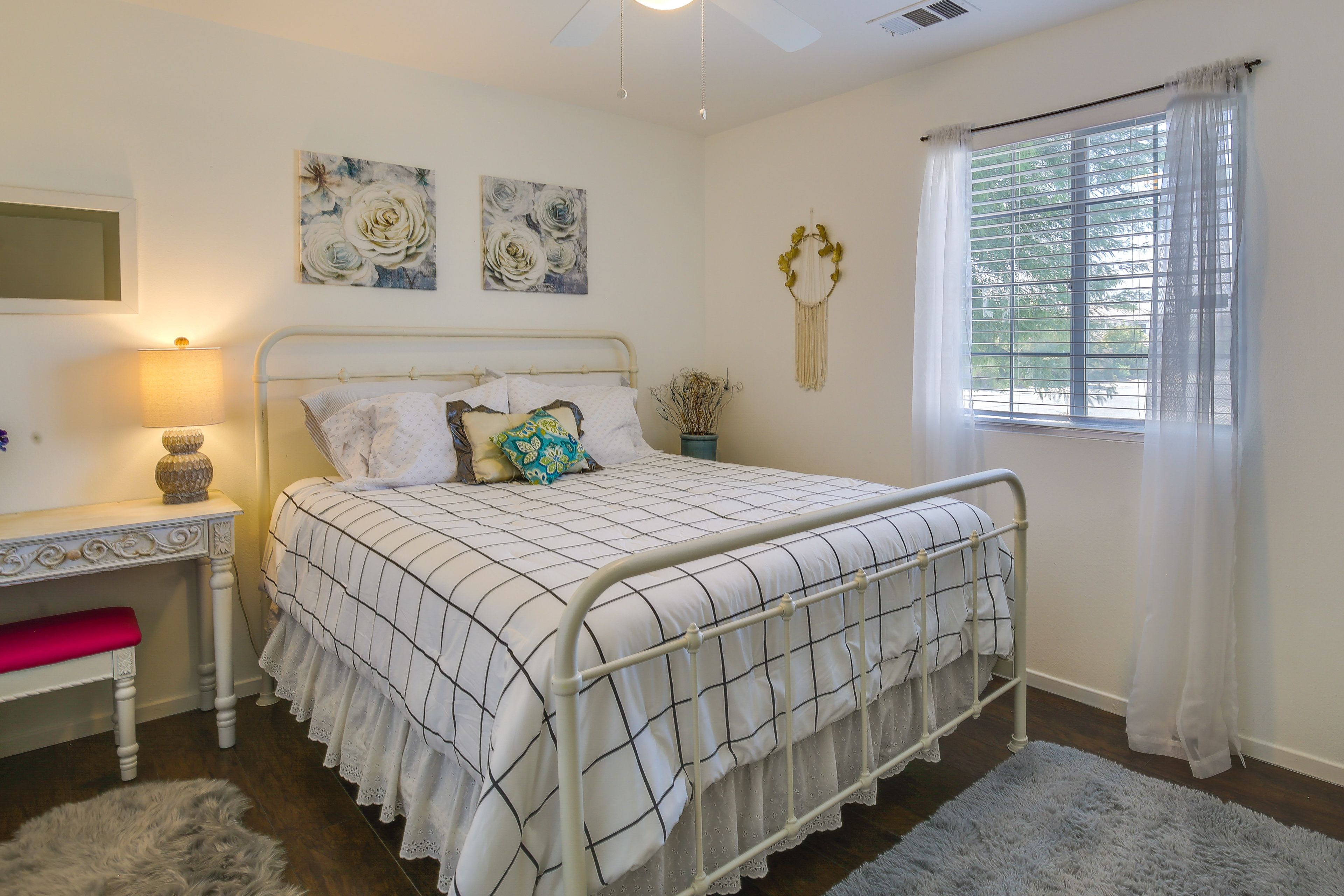 Bedroom 2 | Queen Bed