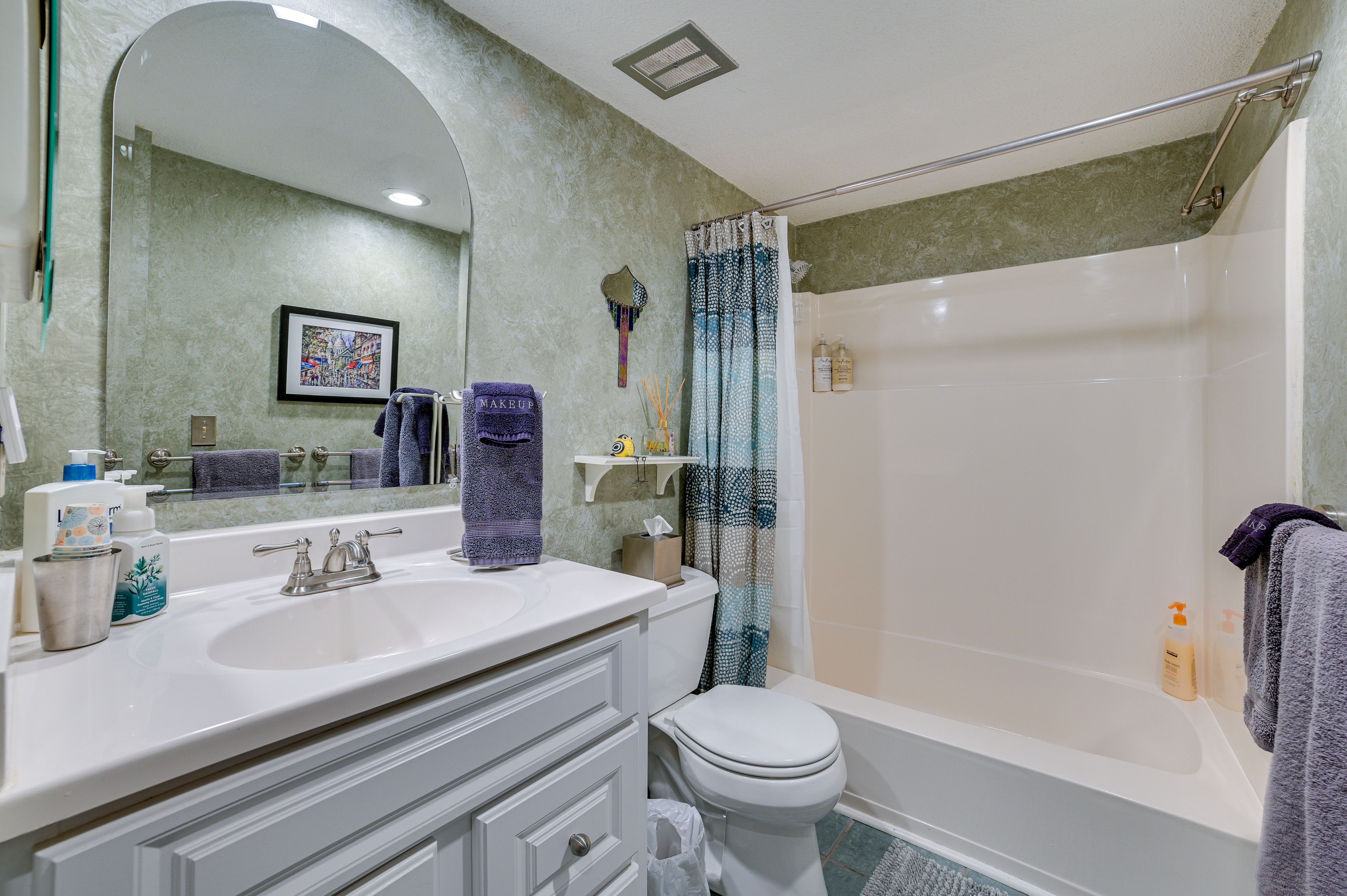 Bathroom | Towels Provided | In-Unit Laundry