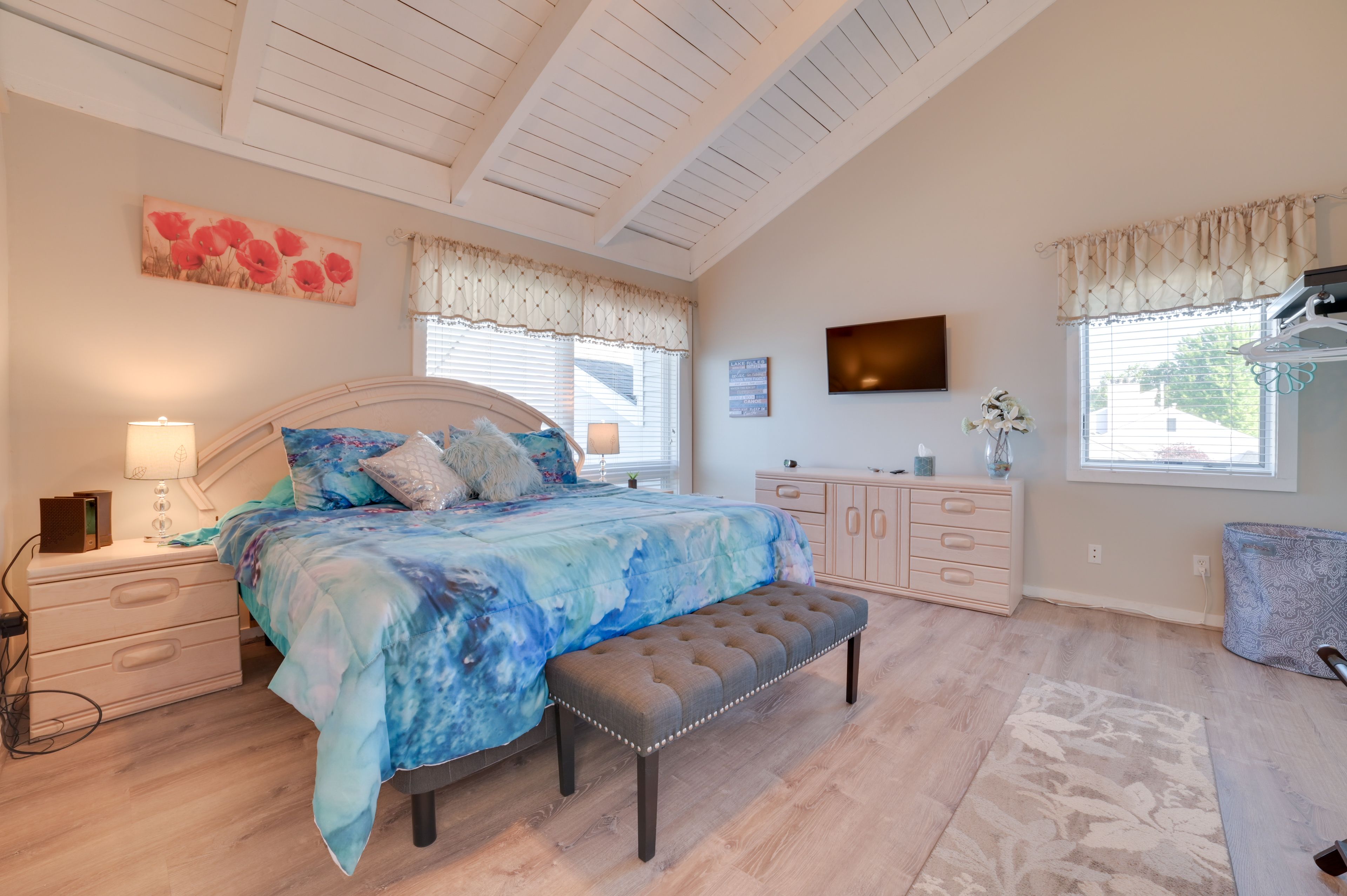 Bedroom 3 | King Bed | Smart TV