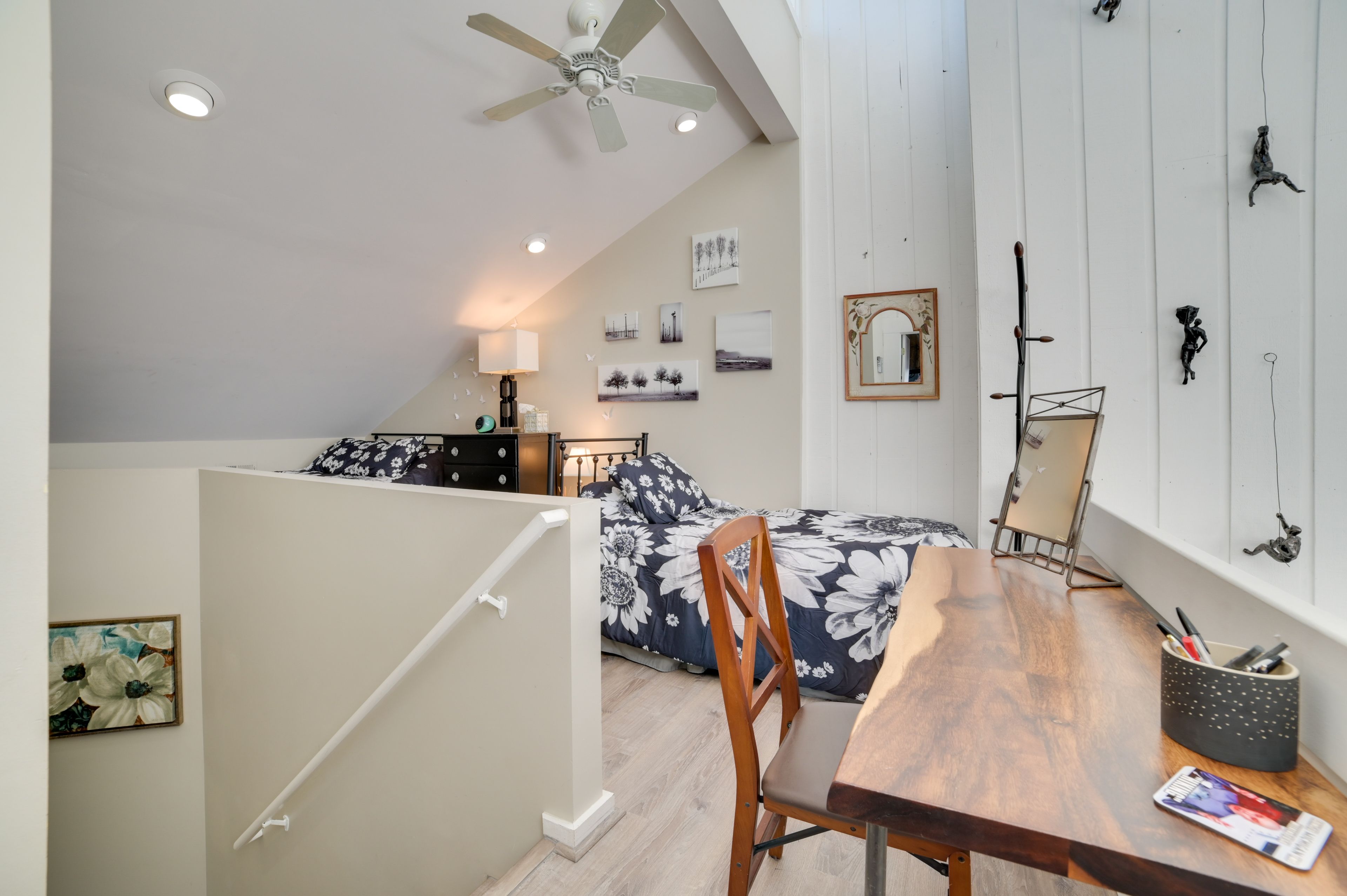 Bedroom 4 (Loft) | Queen Bed | Twin Bed