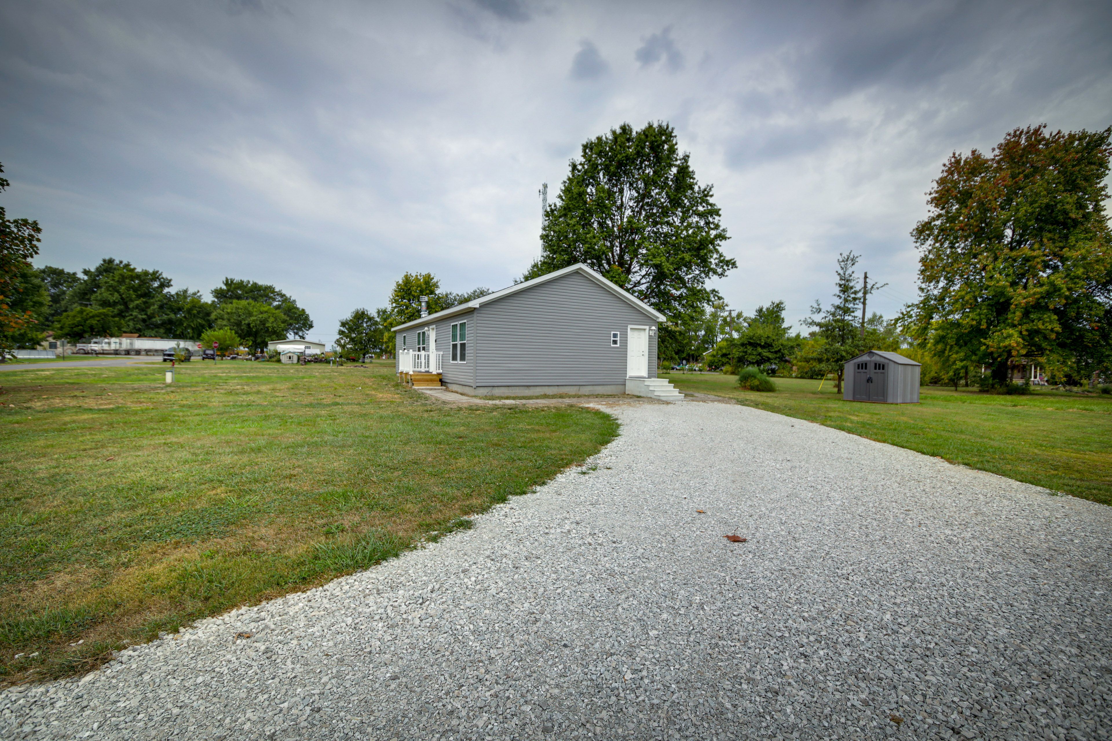 Parking | Gravel Driveway (2 Vehicles)