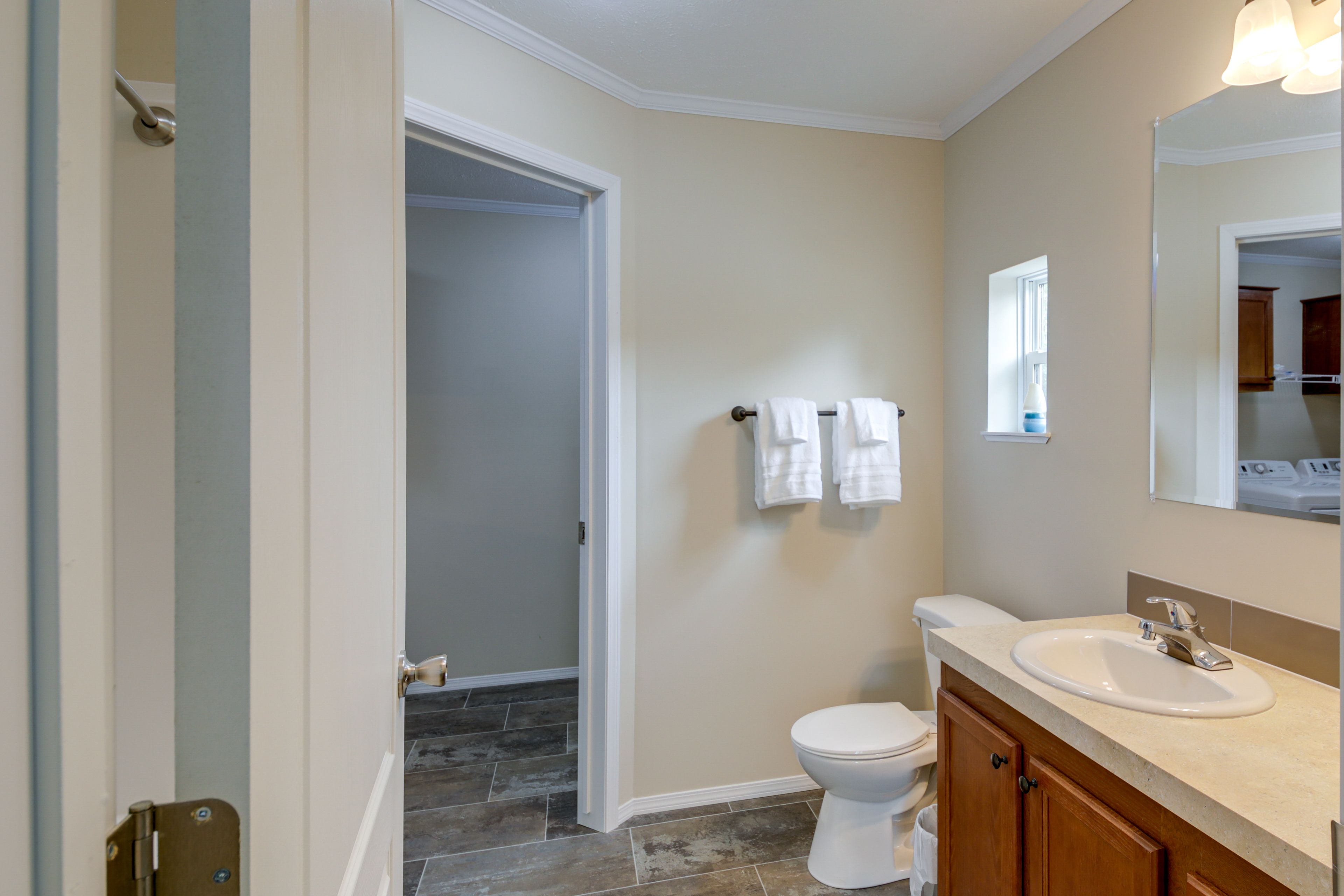 Full Bath | Complimentary Toiletries | Towels Provided
