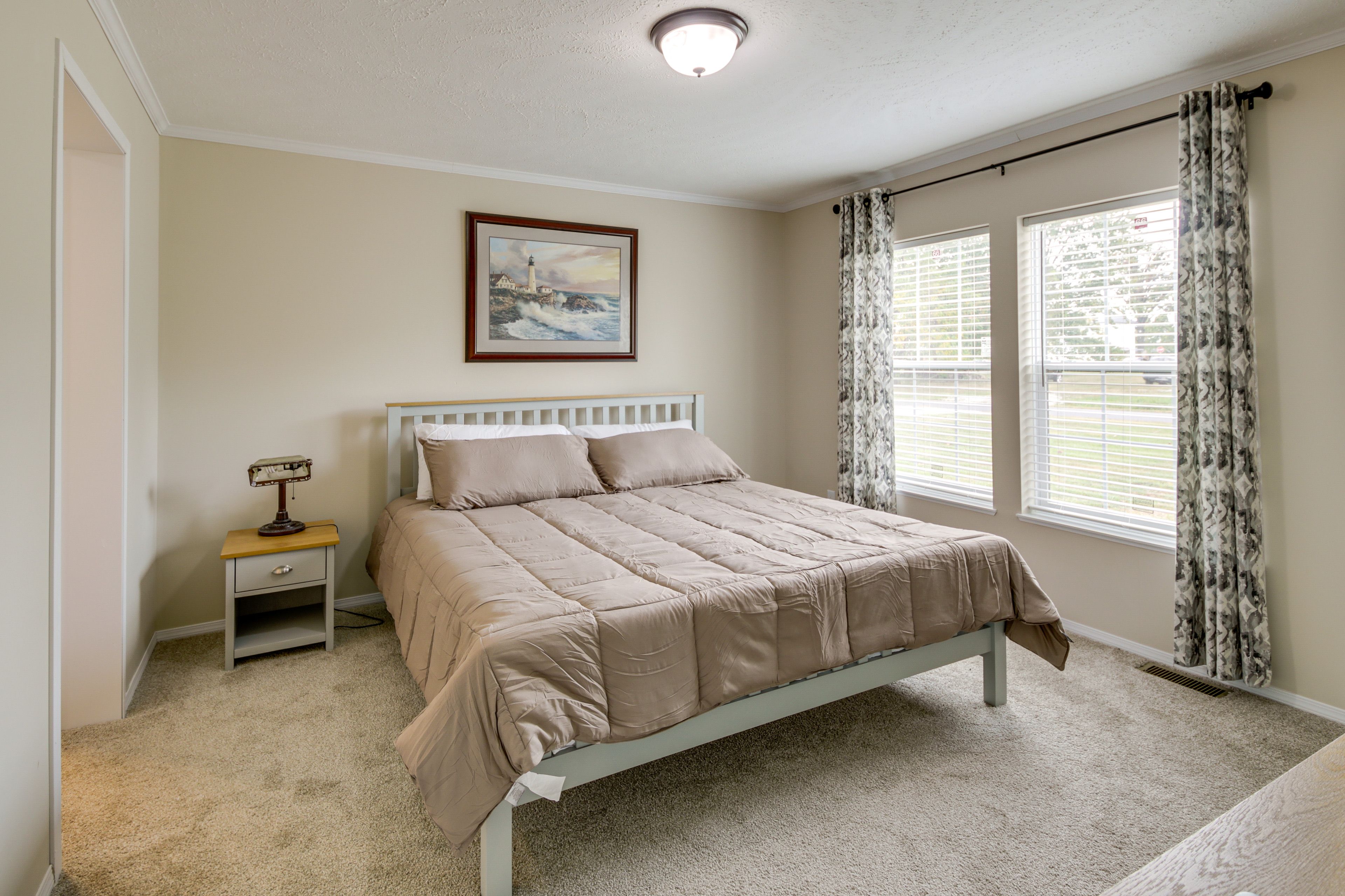 Bedroom 1 | King Bed | Smart TV | Linens Provided