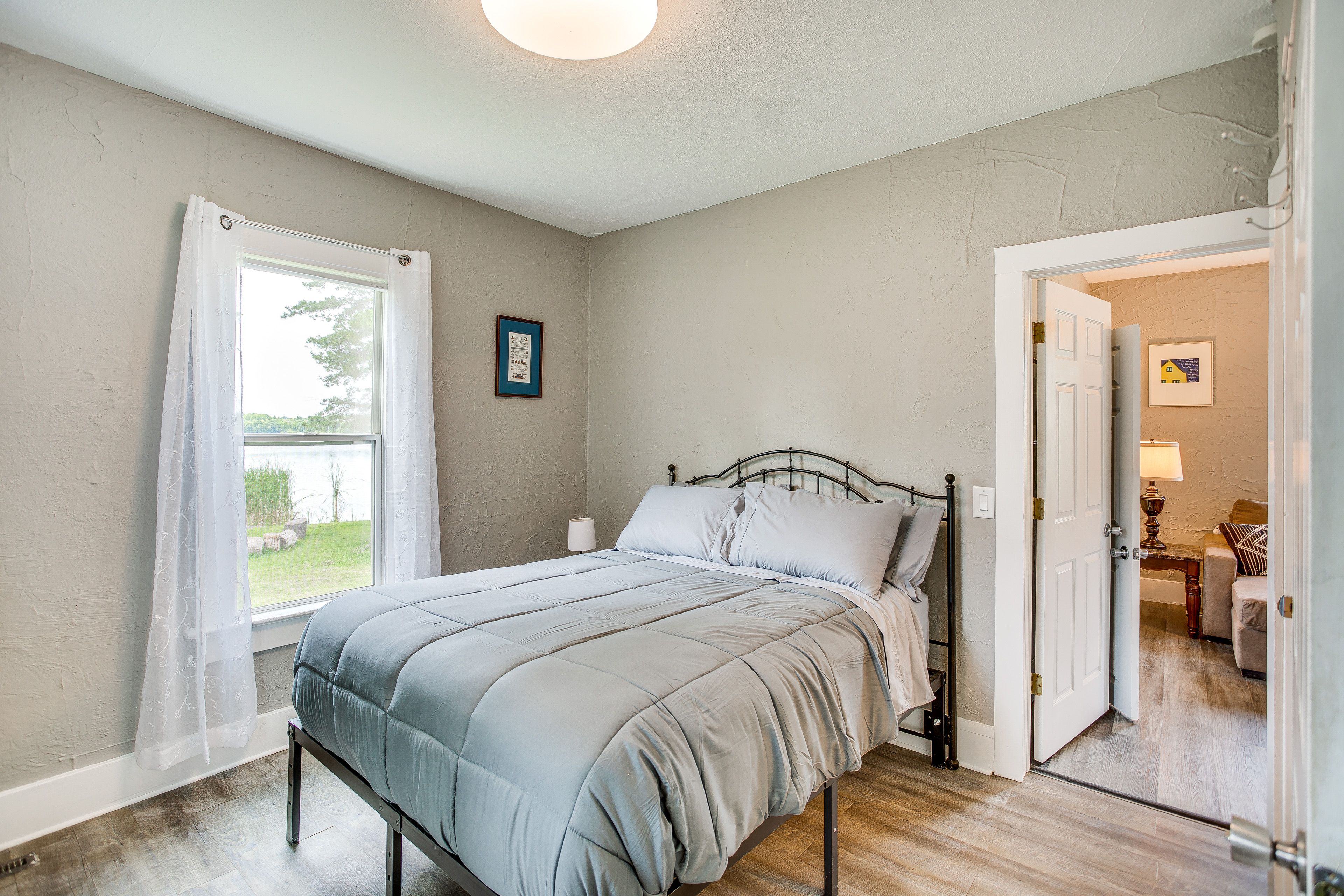 Bedroom 1 | Queen Bed | Linens Provided