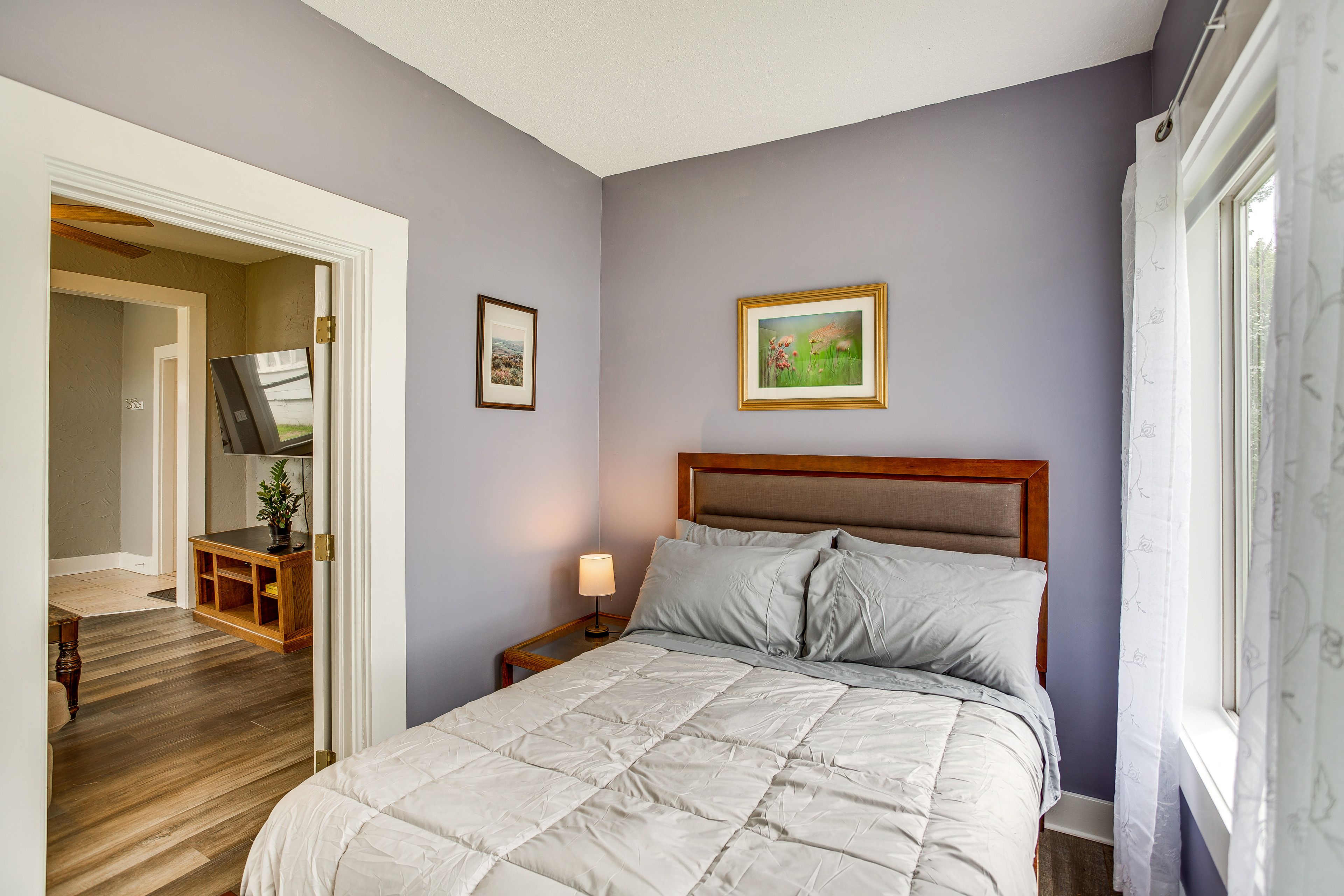 Bedroom 2 | Full Bed | Smart TV