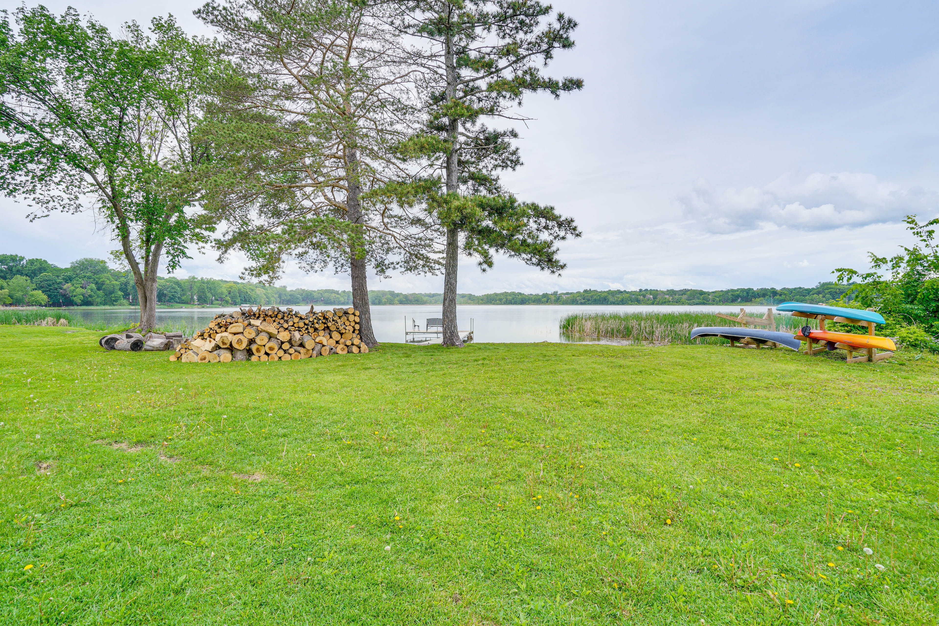 Shared Yard | Shared Canoe, Kayaks & Life Vests