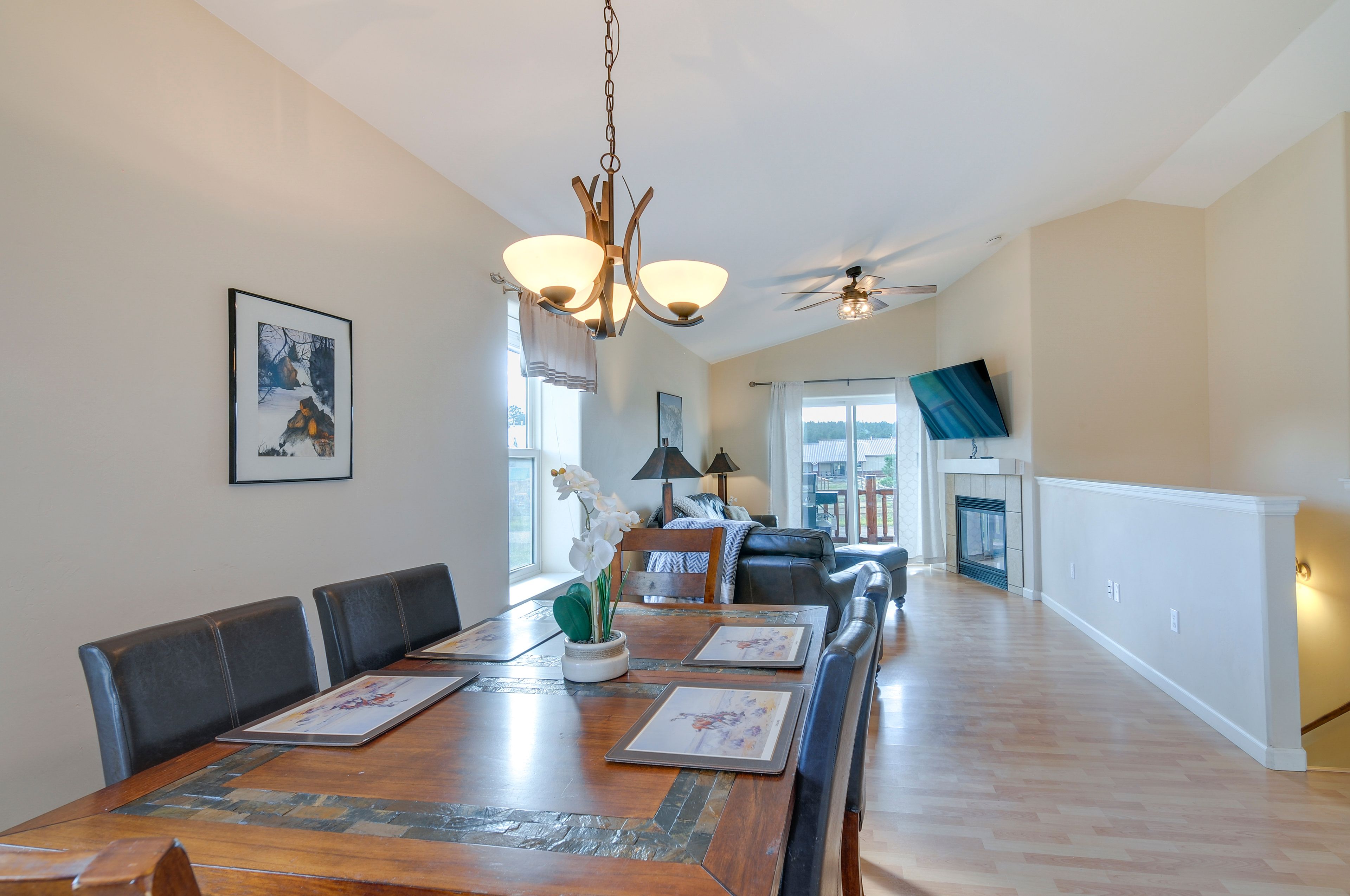 Dining Area | Dishware Provided