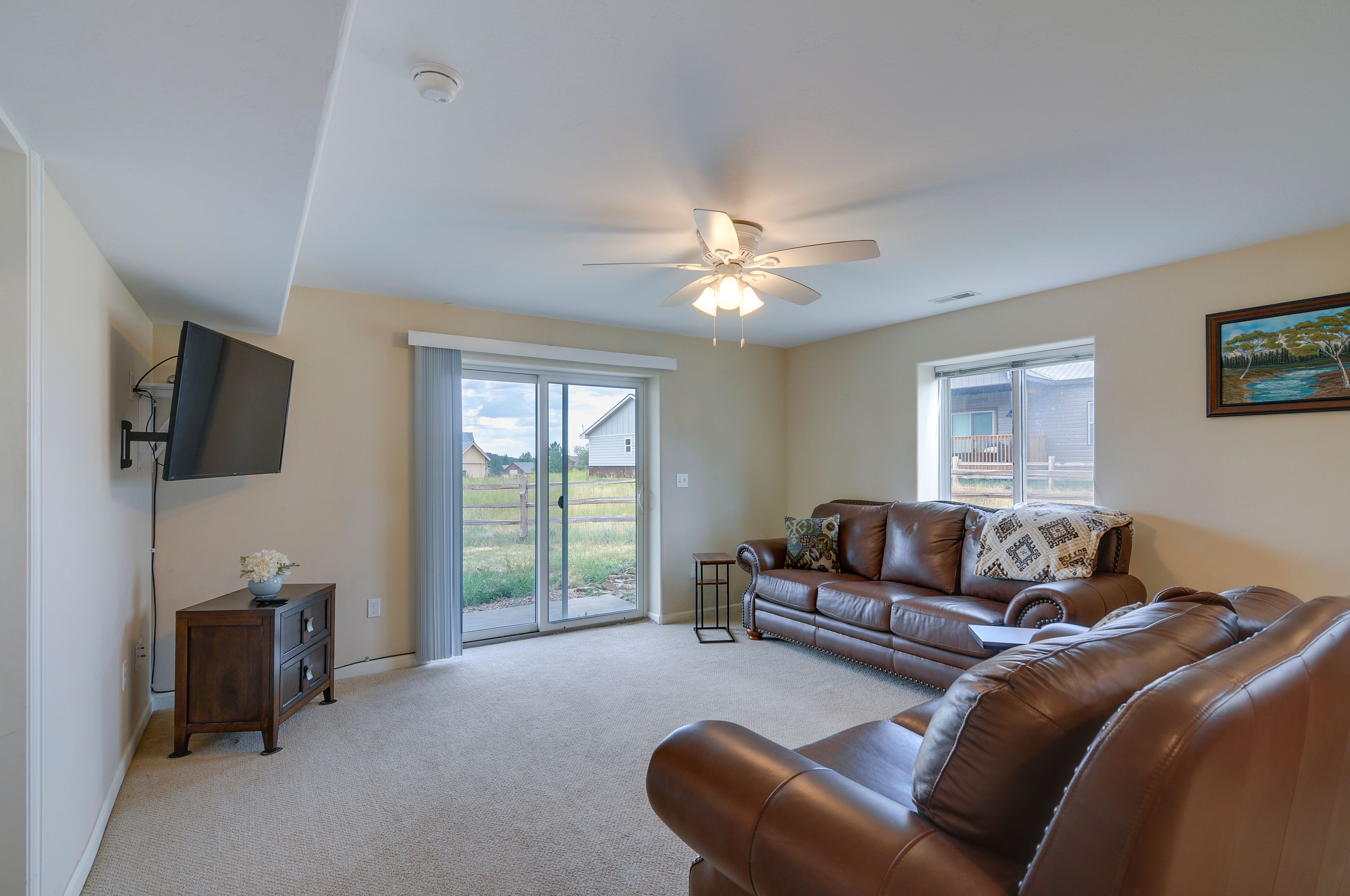 Lounge Area | Lower Level | Smart TV