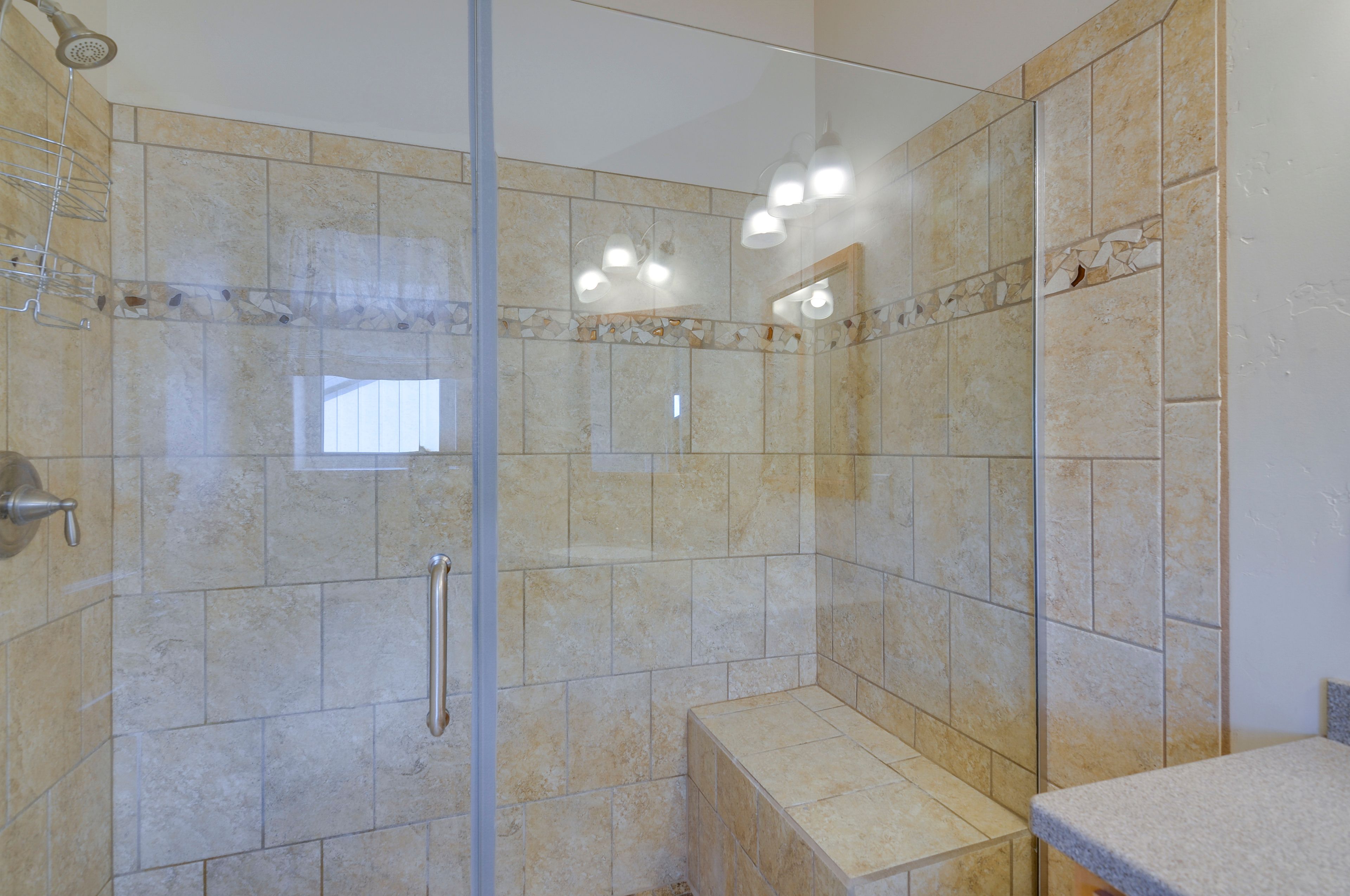 En-Suite Bathroom | Towels Provided | Complimentary Toiletries