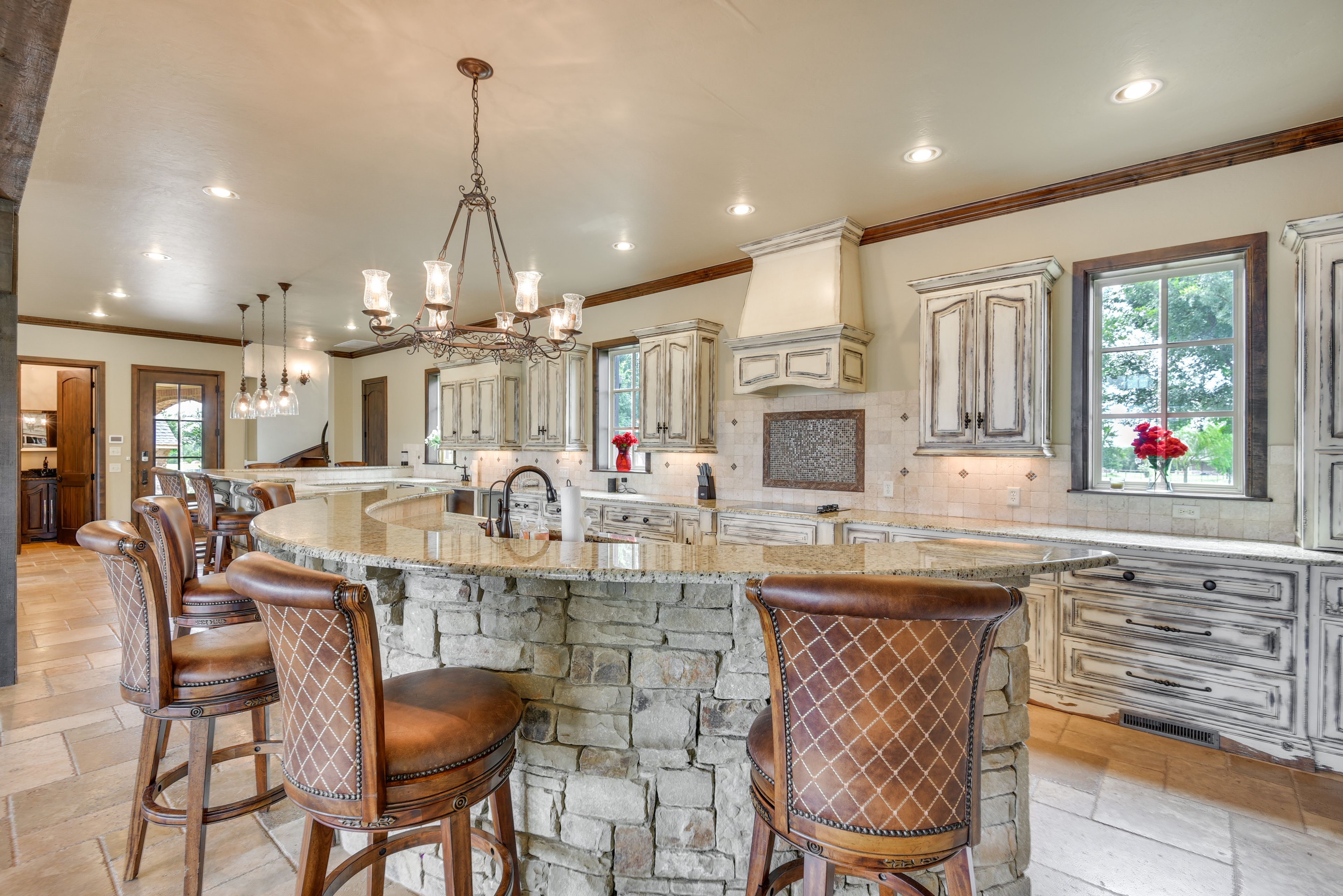 Kitchen | Breakfast Bars | Dishwasher | Stainless Steel Appliances