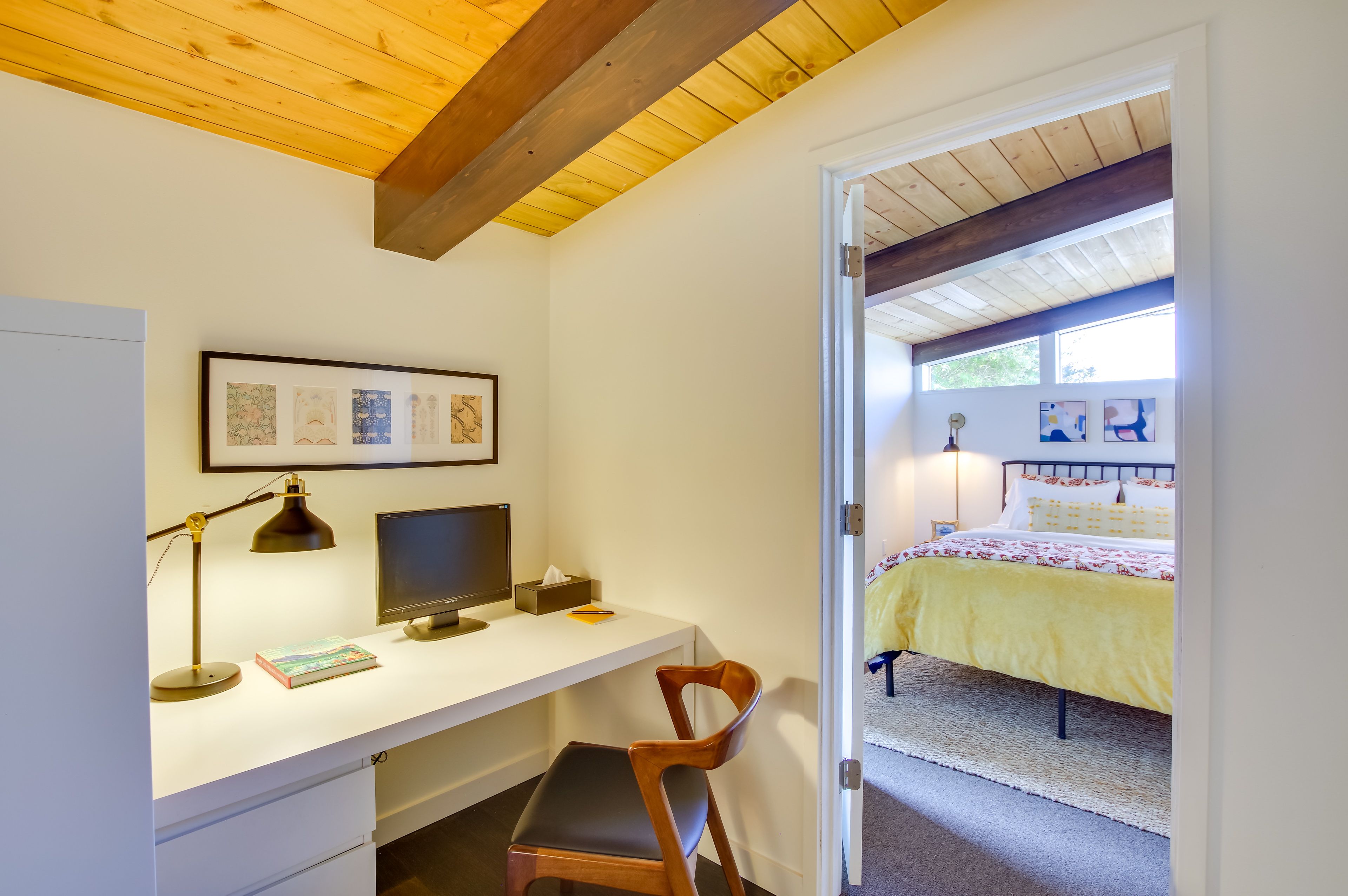 Remote Workspace | Free WiFi