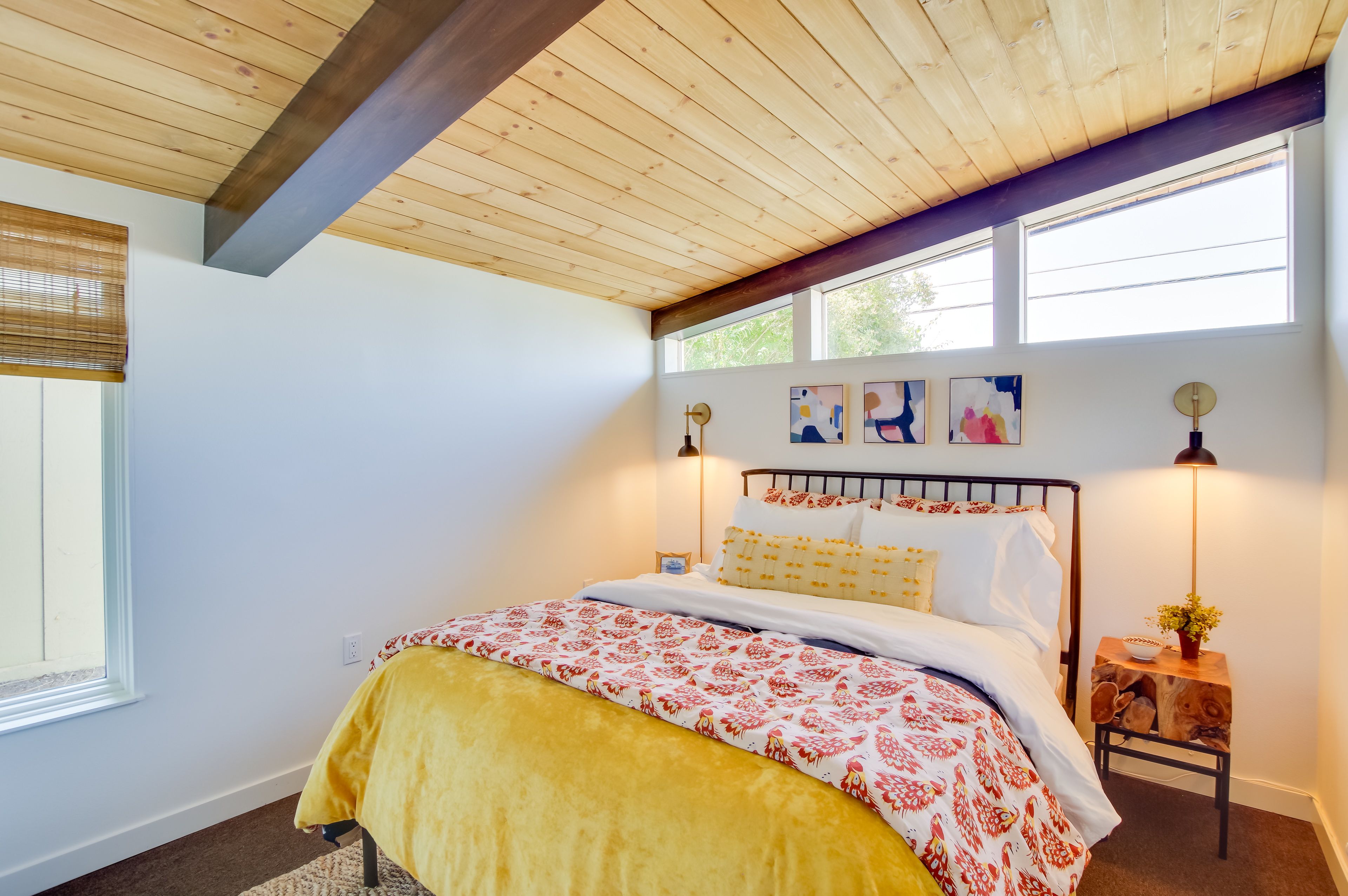 Bedroom | Queen Bed
