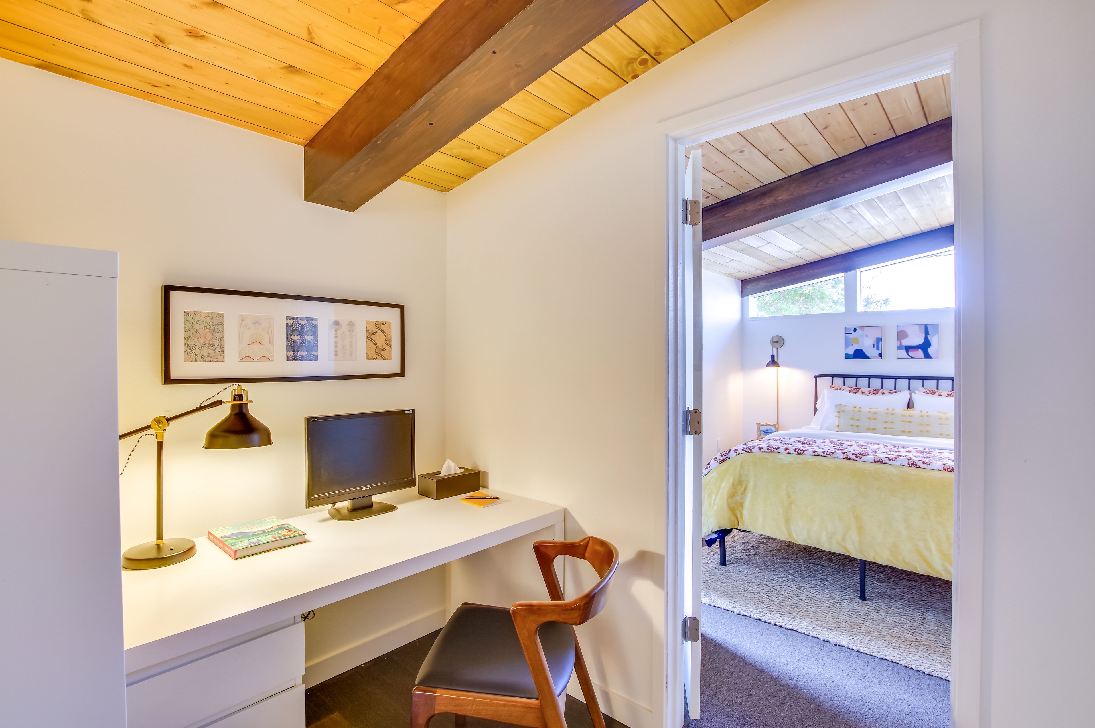 Remote Workspace | Free WiFi