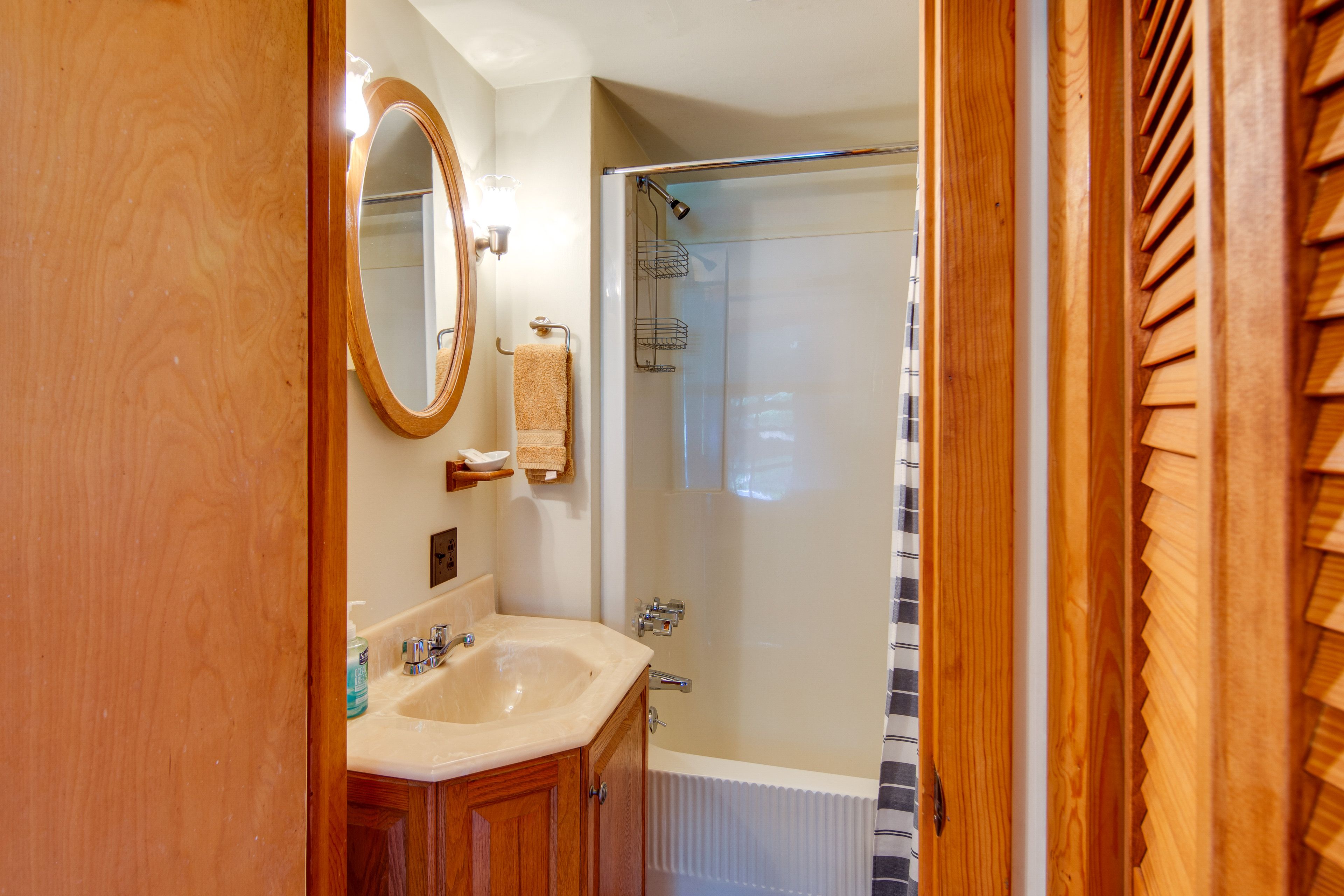 Bathroom | Towels | Hair Dryer | Complimentary Toiletries | Washer & Dryer