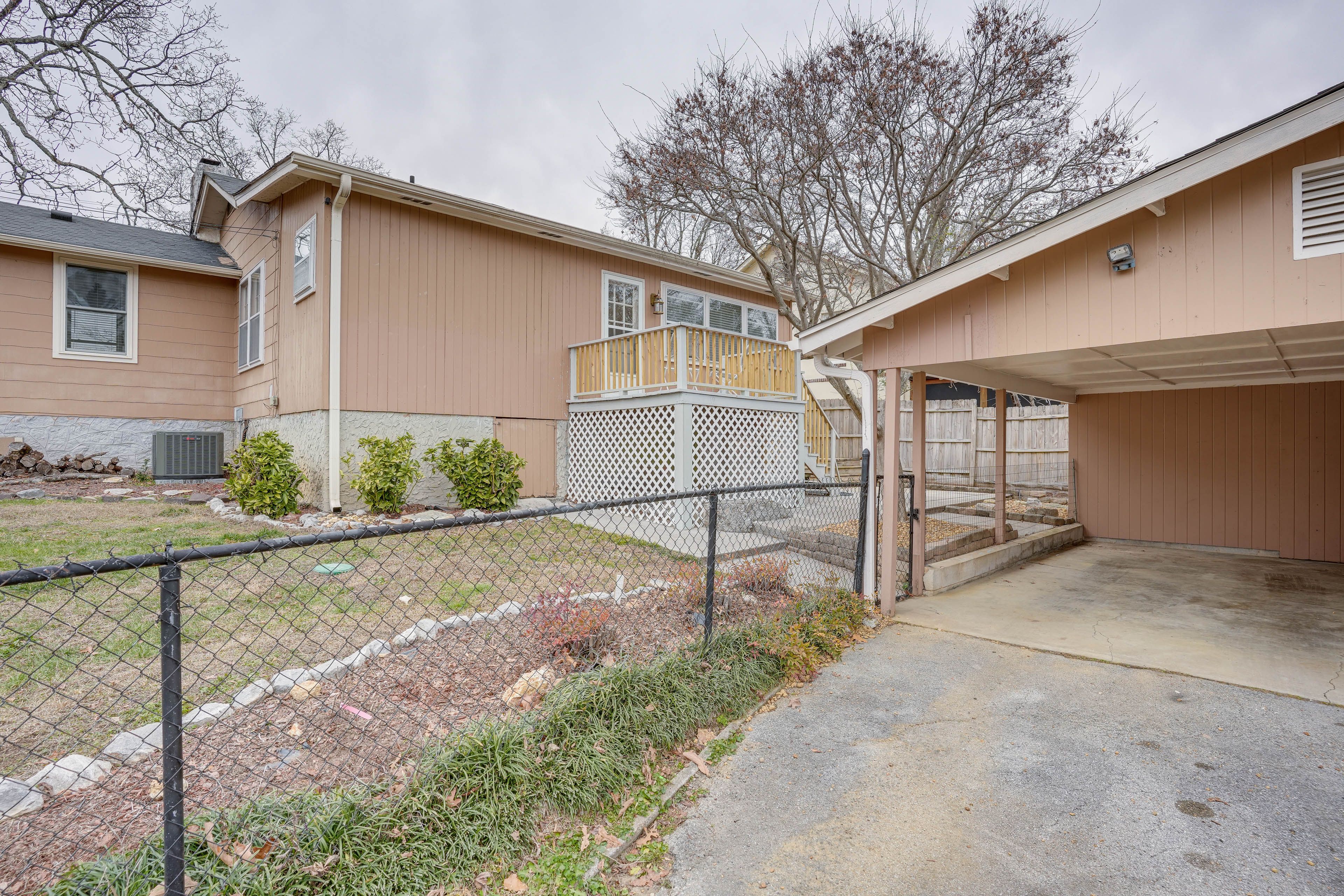 Parking | Carport (1 Vehicle) | Driveway (3 Vehicles)