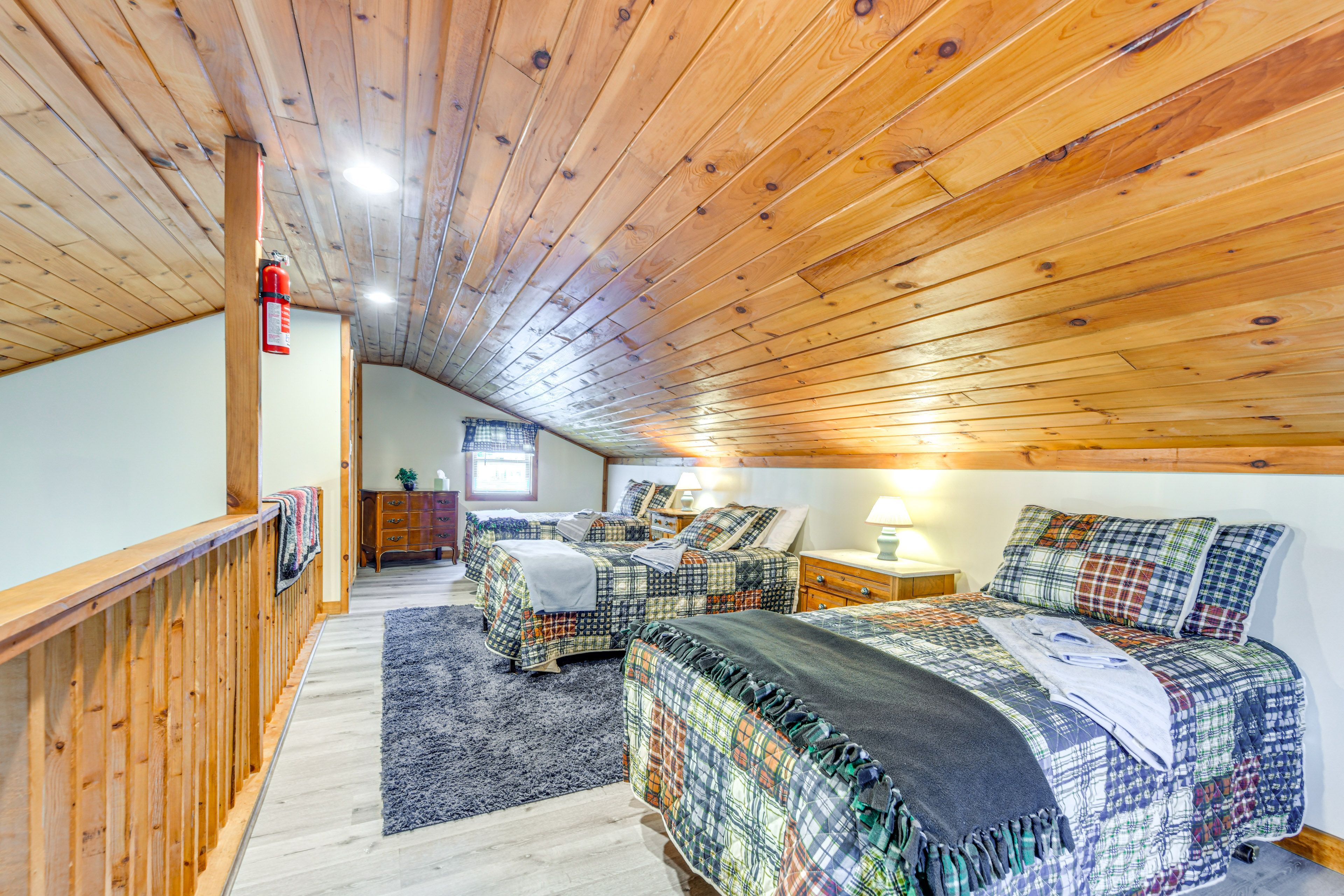 Loft | 3 Twin Beds | 2nd Floor