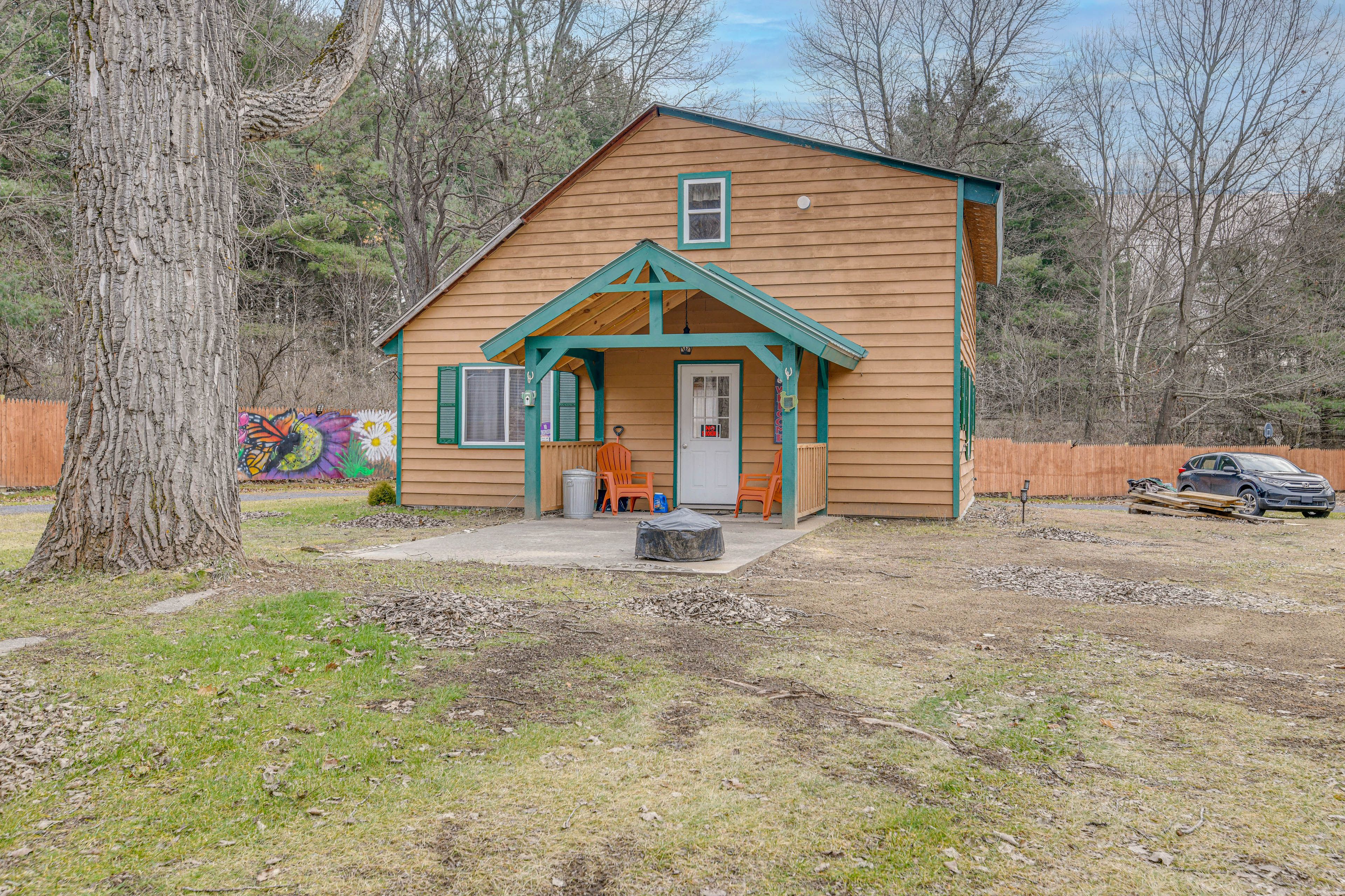 Cabin Exterior | Patio Area