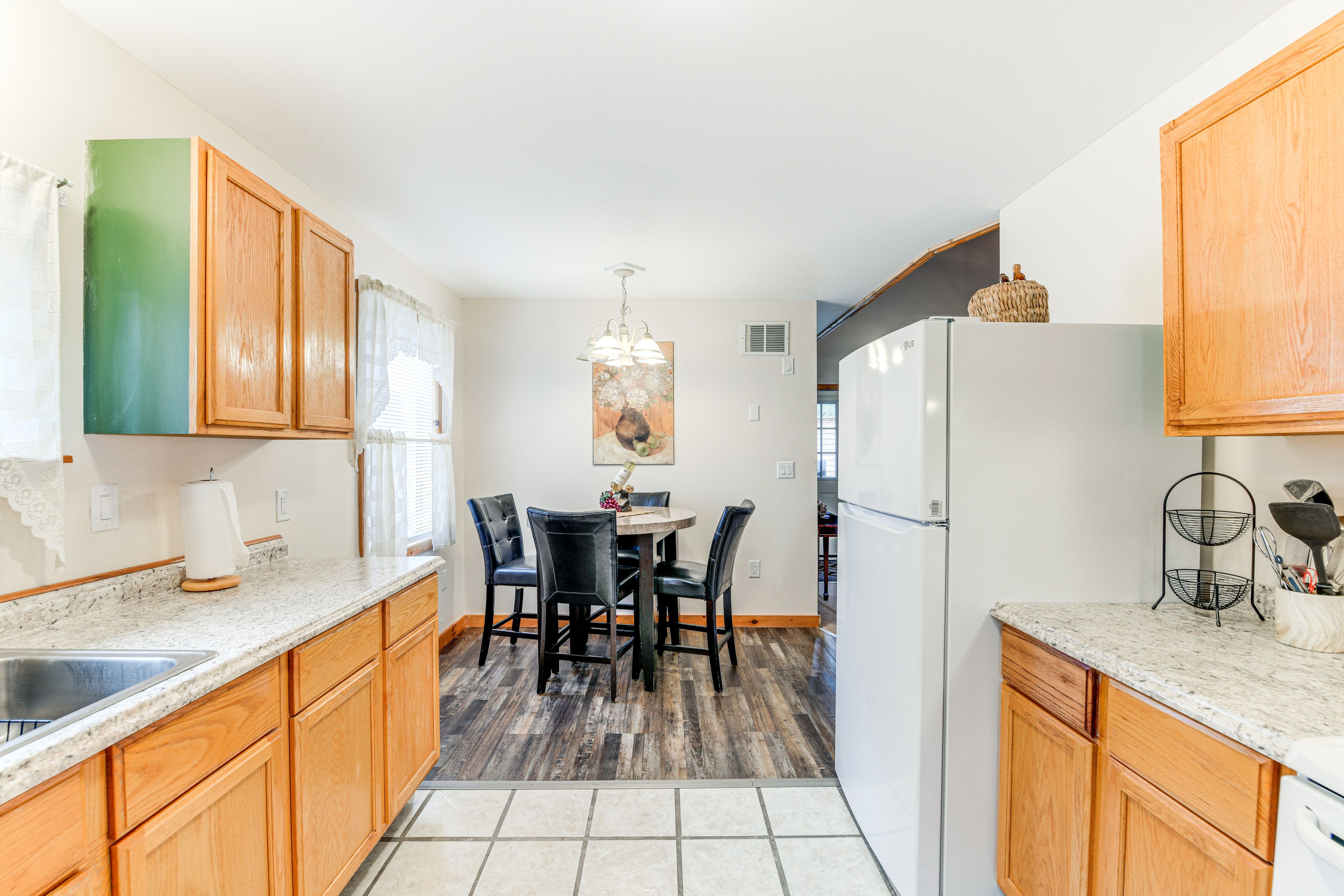 Kitchen | 1st Floor | Keurig Coffee Maker | Cooking Basics