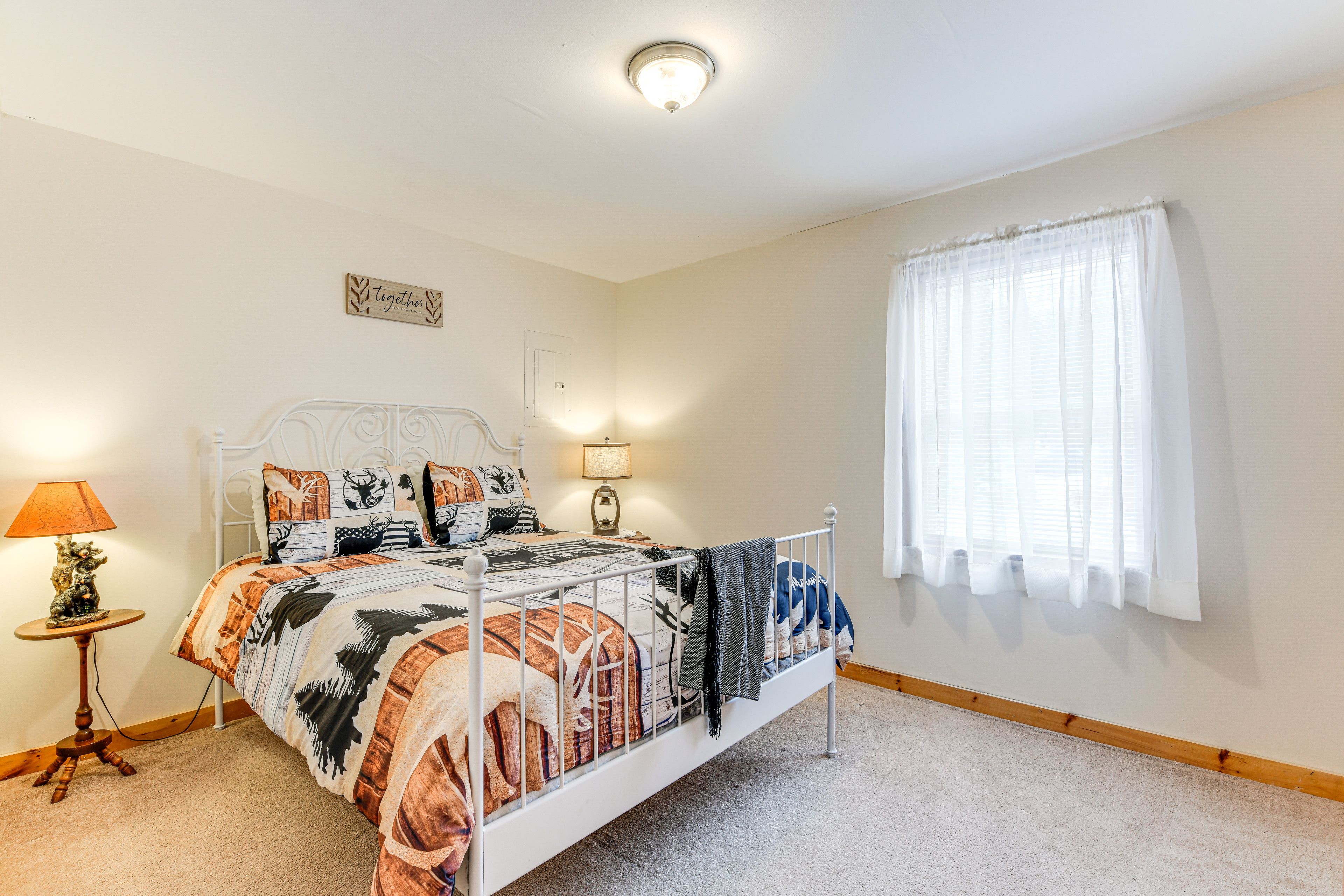 Bedroom 1 | 1st Floor | Queen Bed | Linens Provided