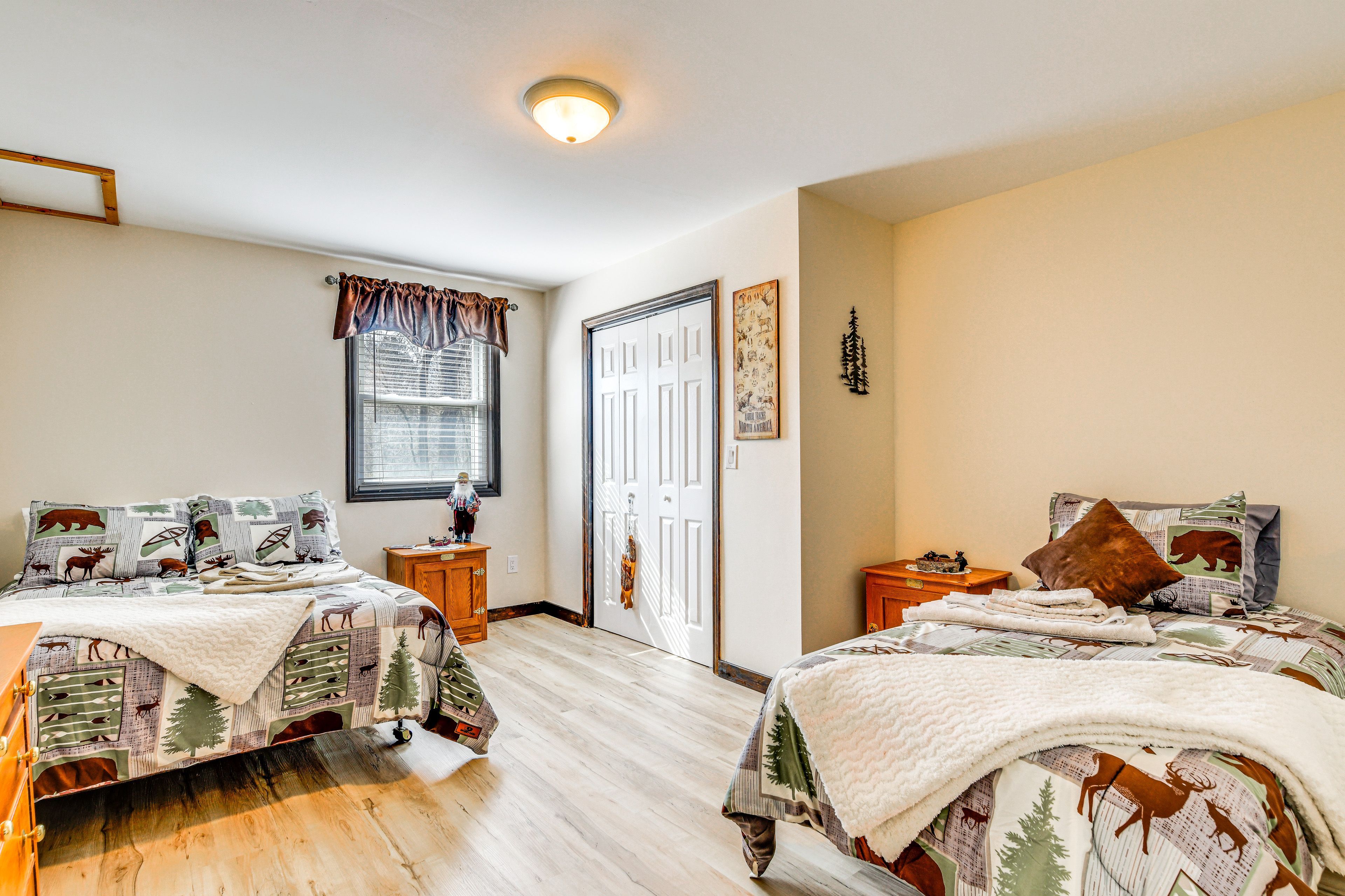 Bedroom 2 | Full Bed | Twin Bed | 2nd Floor