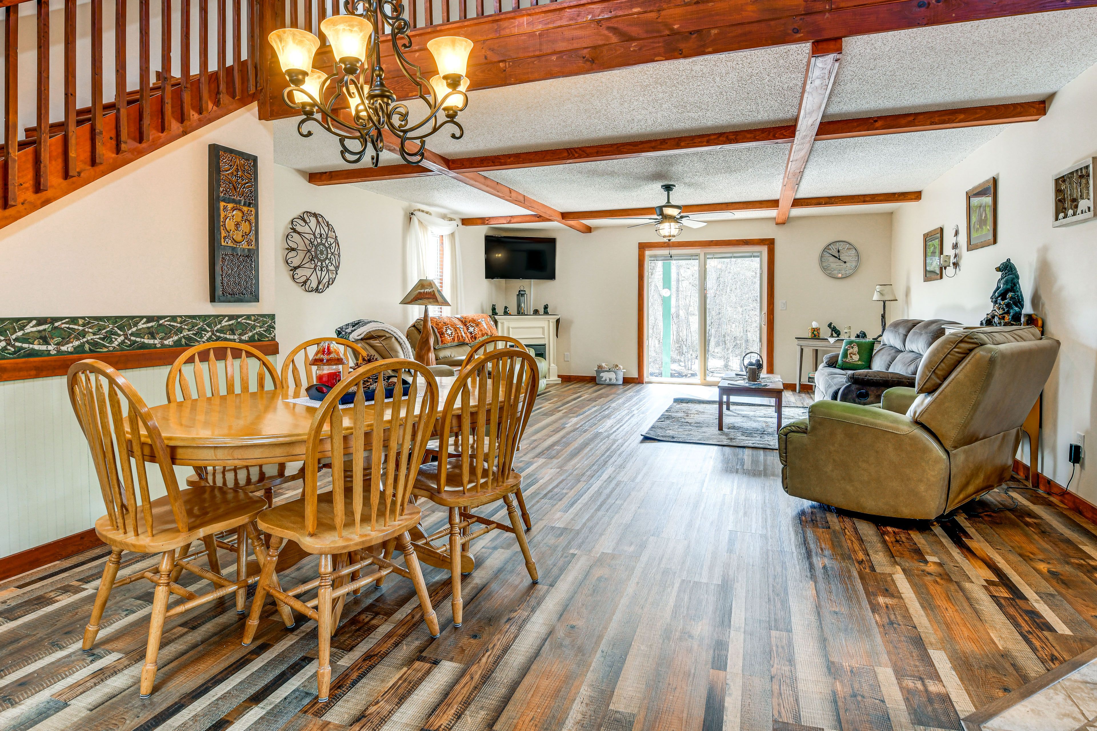 Dining Area | 1st Floor