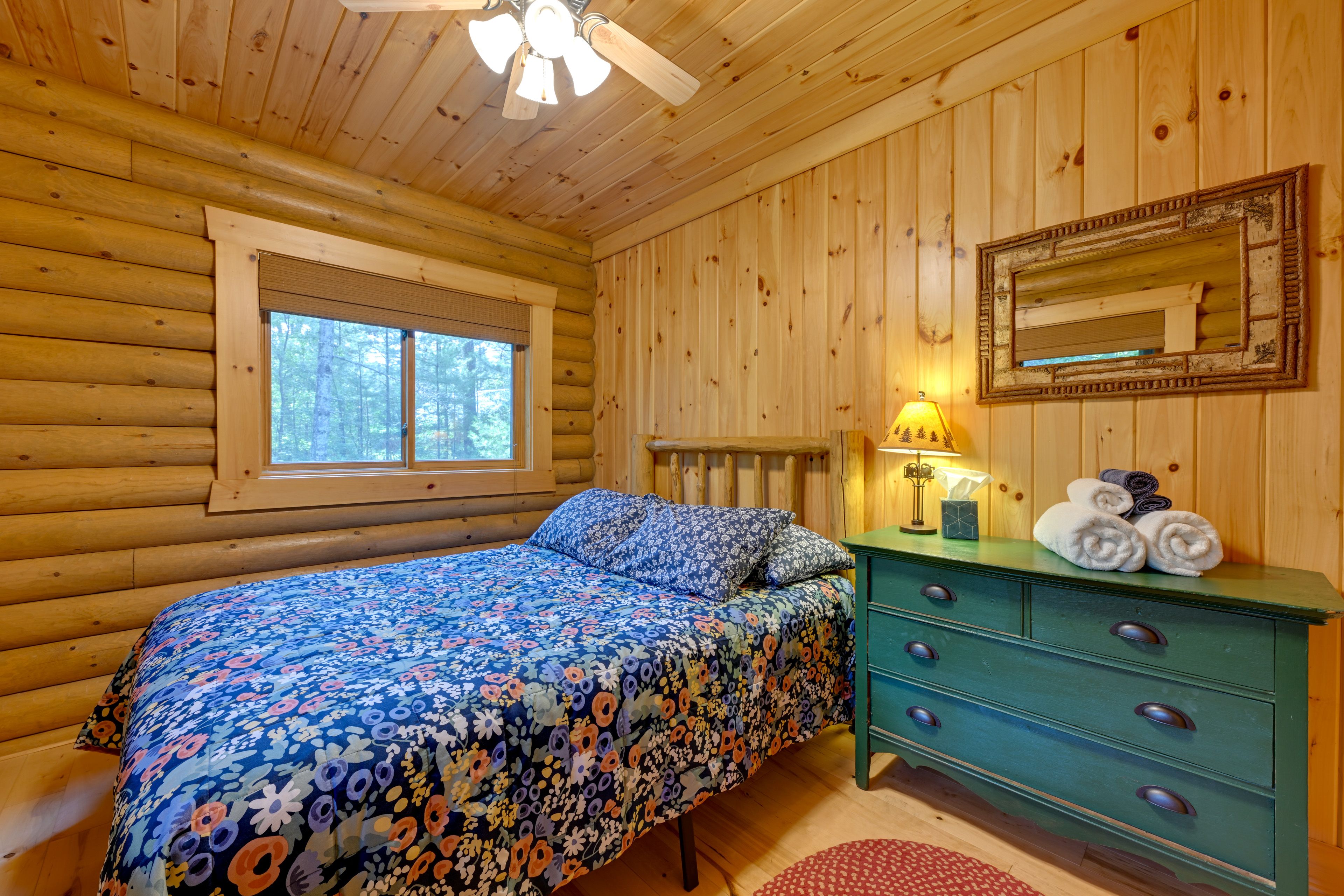 Bedroom 2 | Queen Bed | 1st Floor