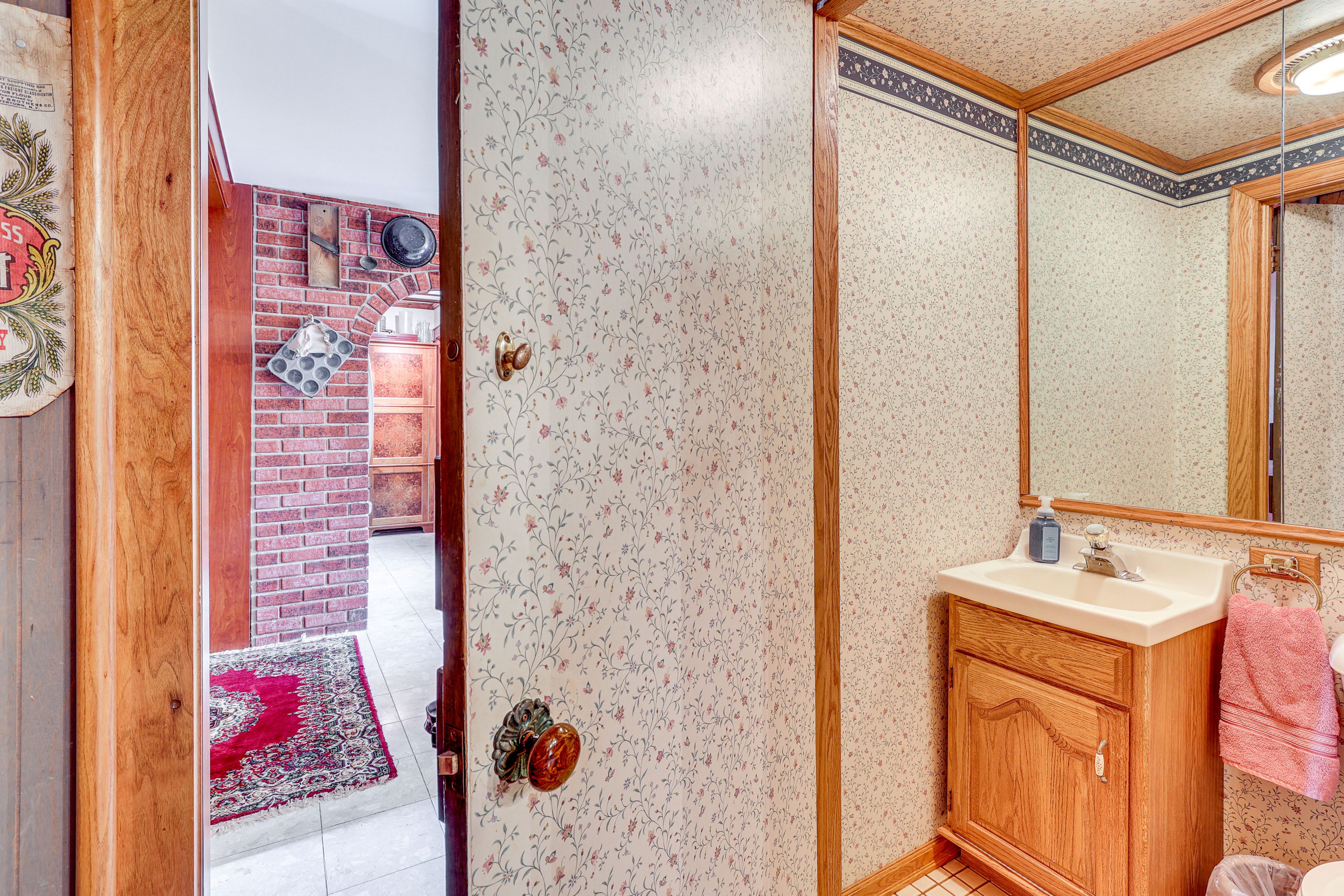 Half Bathroom | 1st Floor