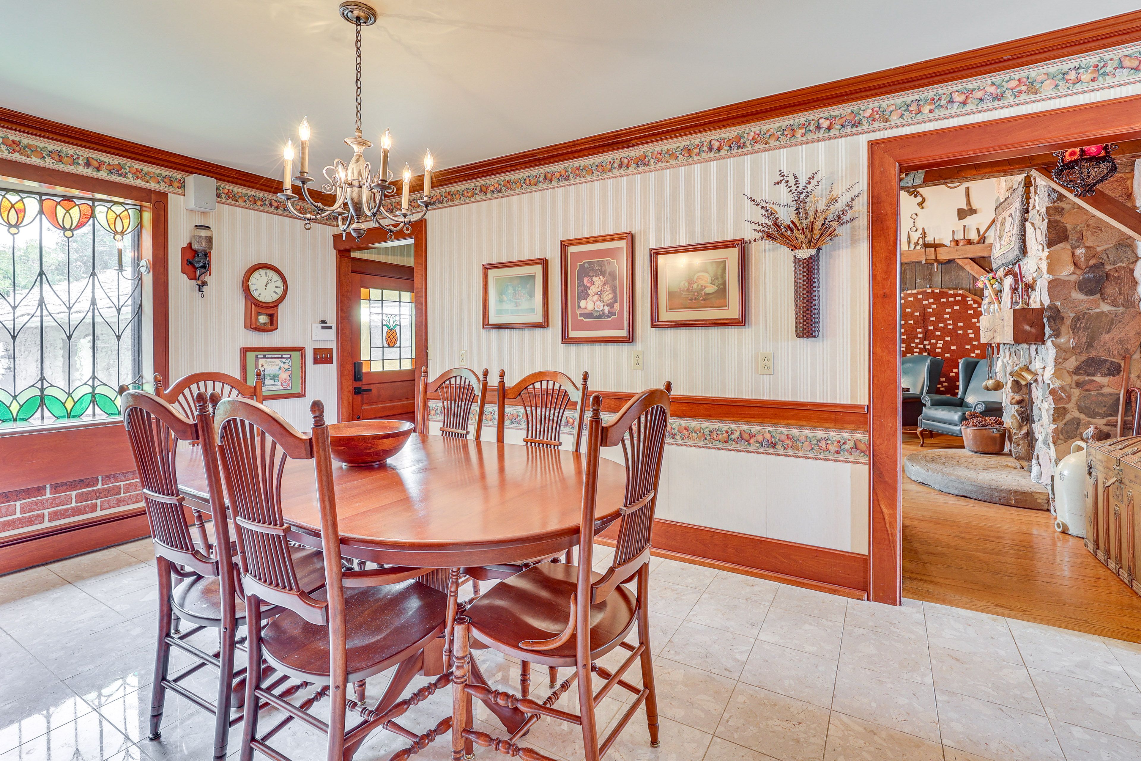 Dining Area | Dishware/Flatware