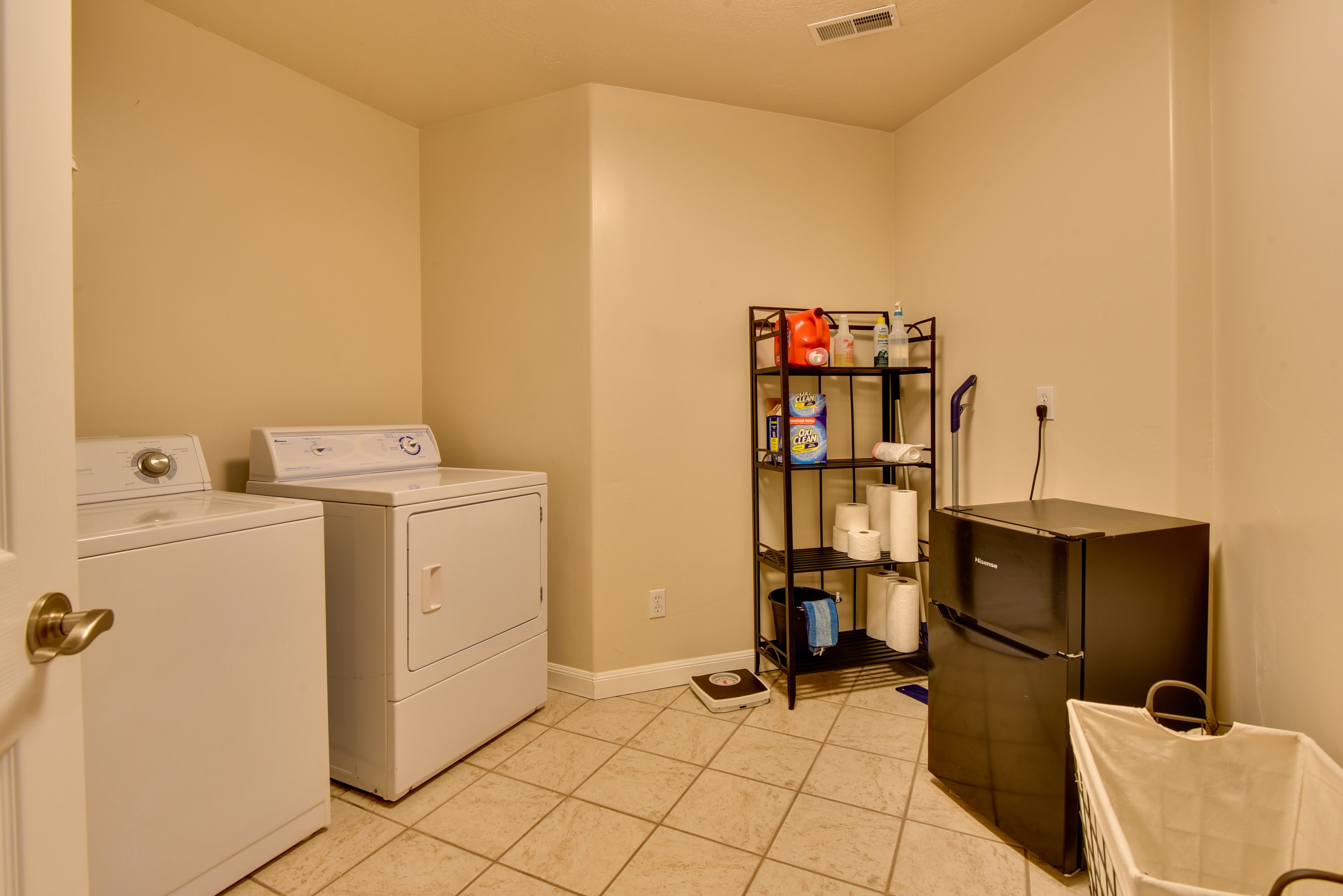 Laundry | Detergent Provided
