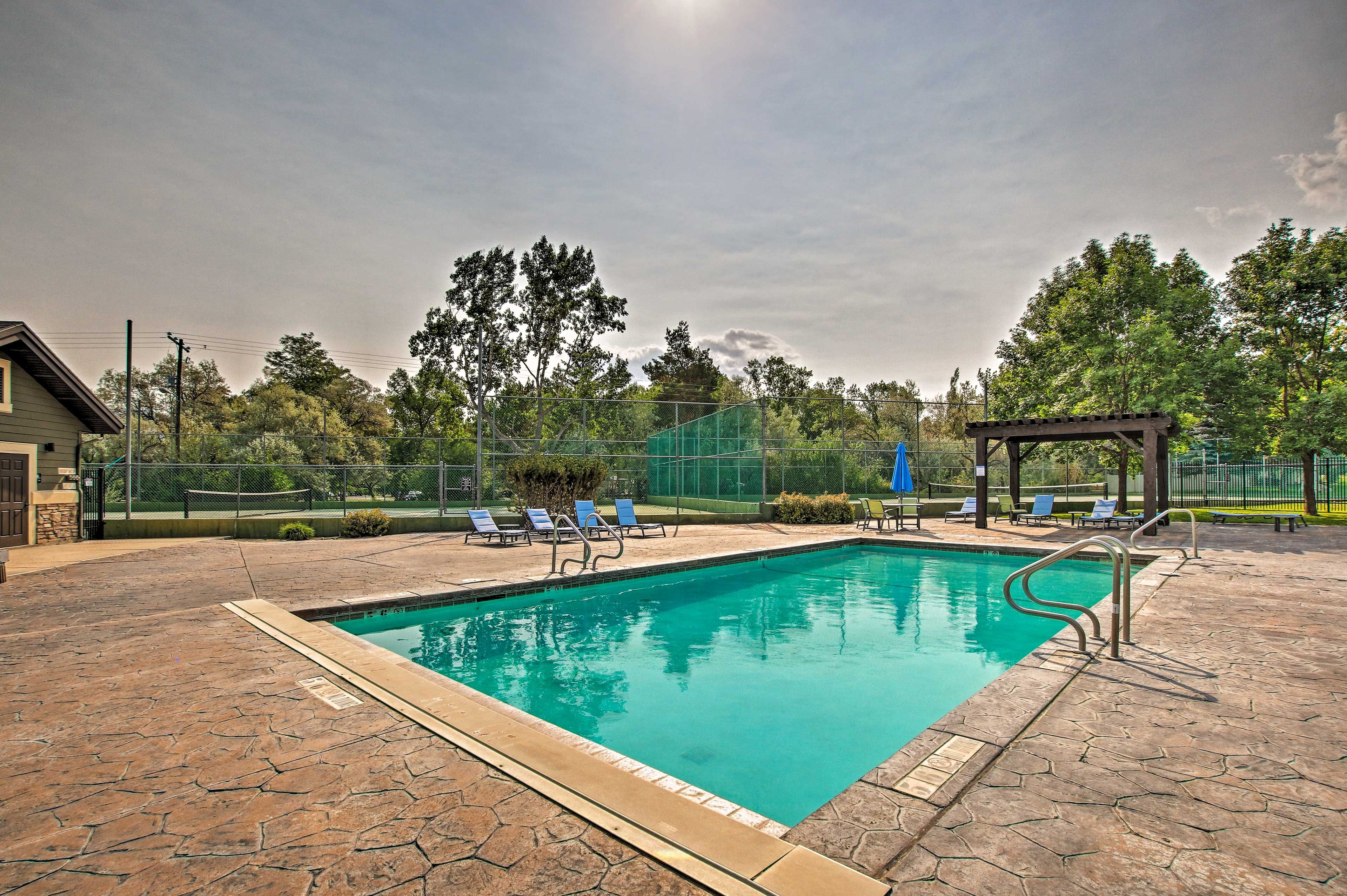 Seasonal Community Outdoor Pool