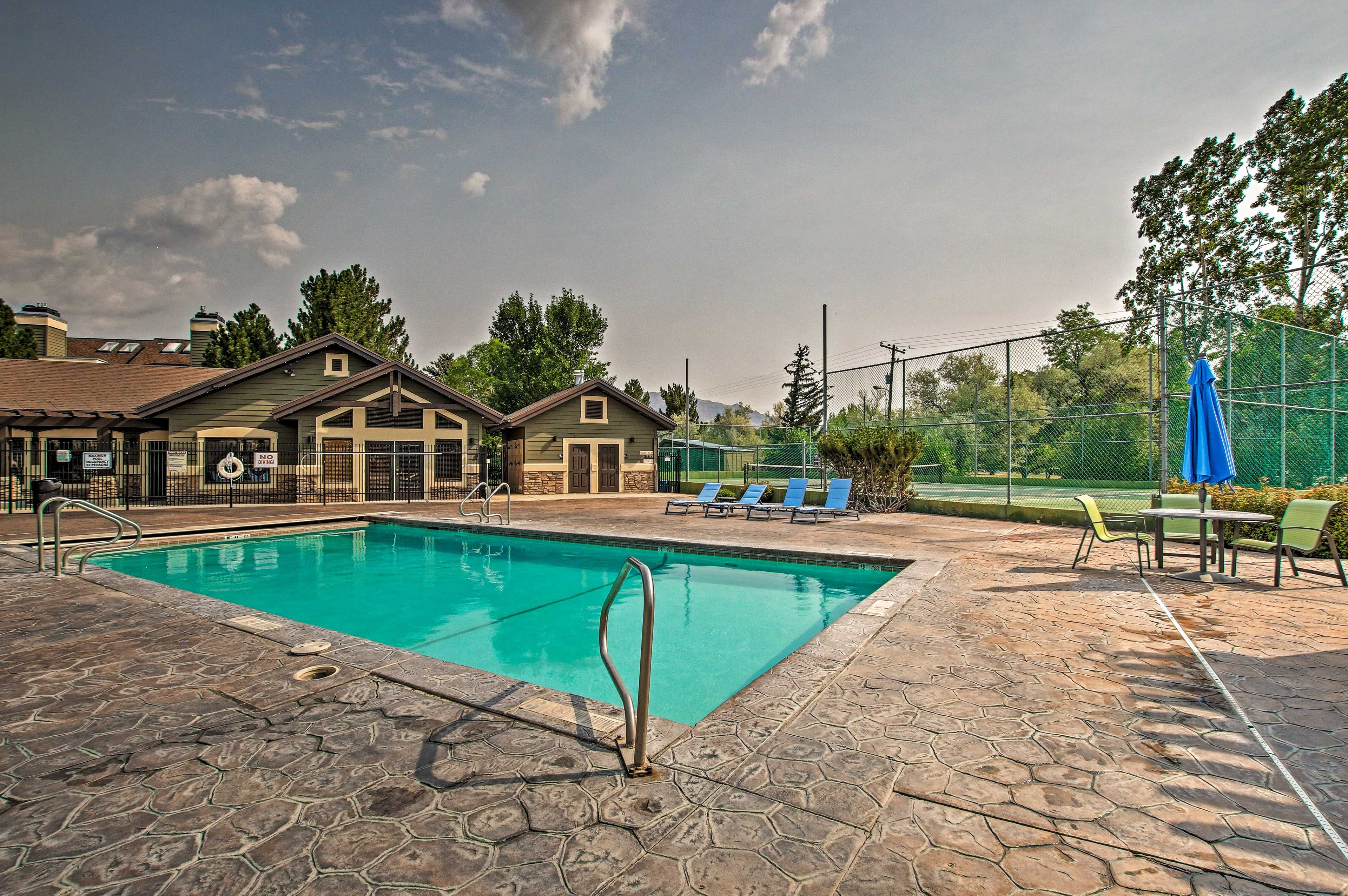 Seasonal Community Outdoor Pool