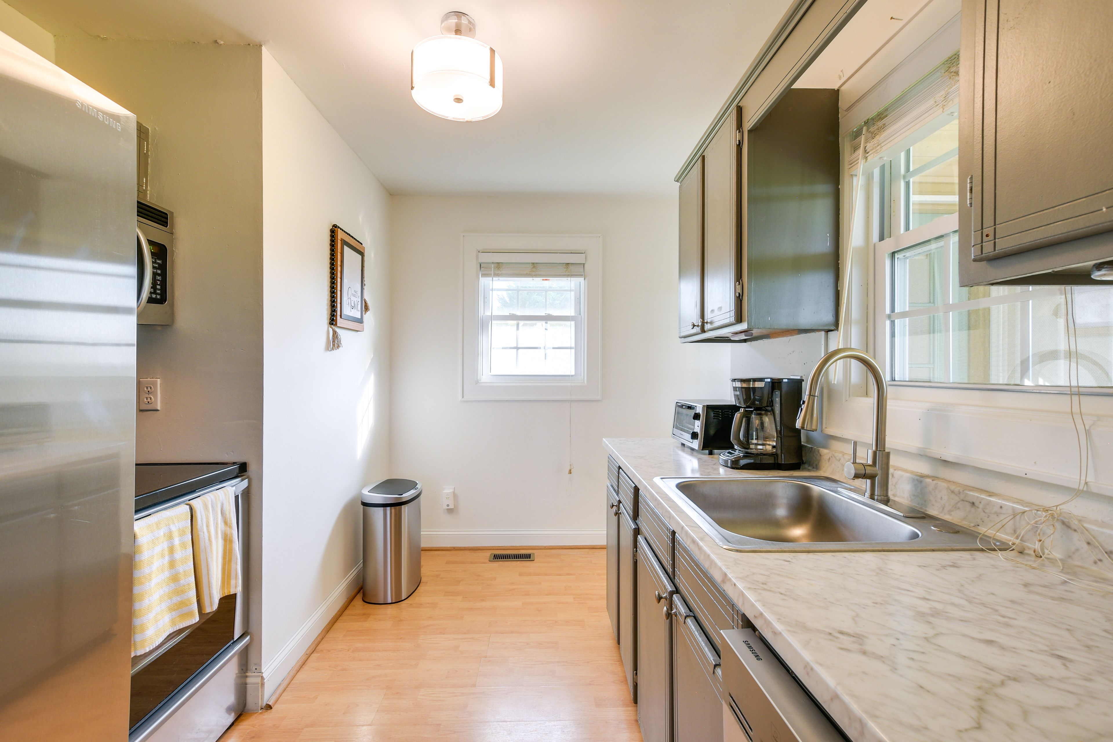 Kitchen | Equipped w/ Cooking Basics