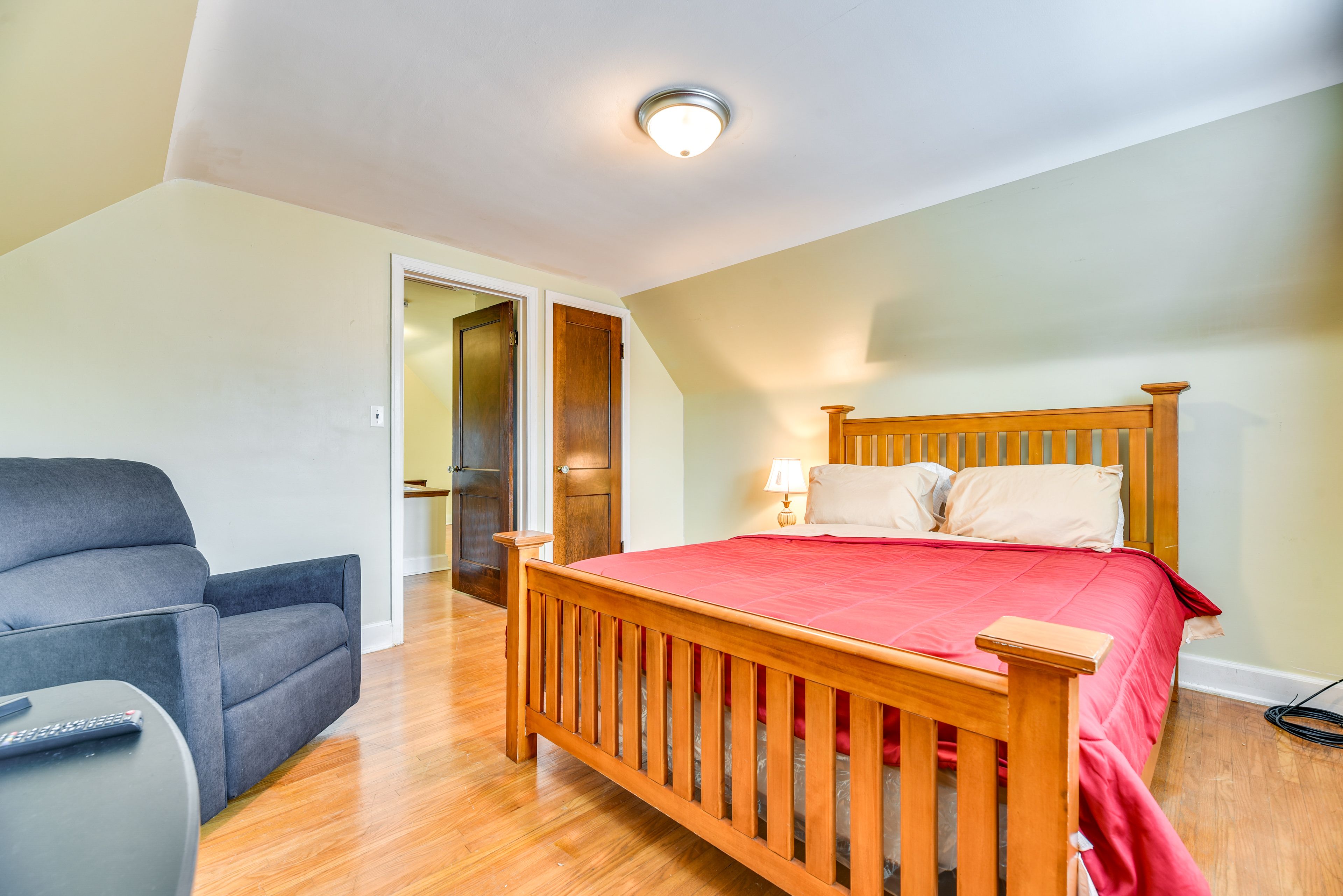 Bedroom 2 | Queen Bed | Smart TV