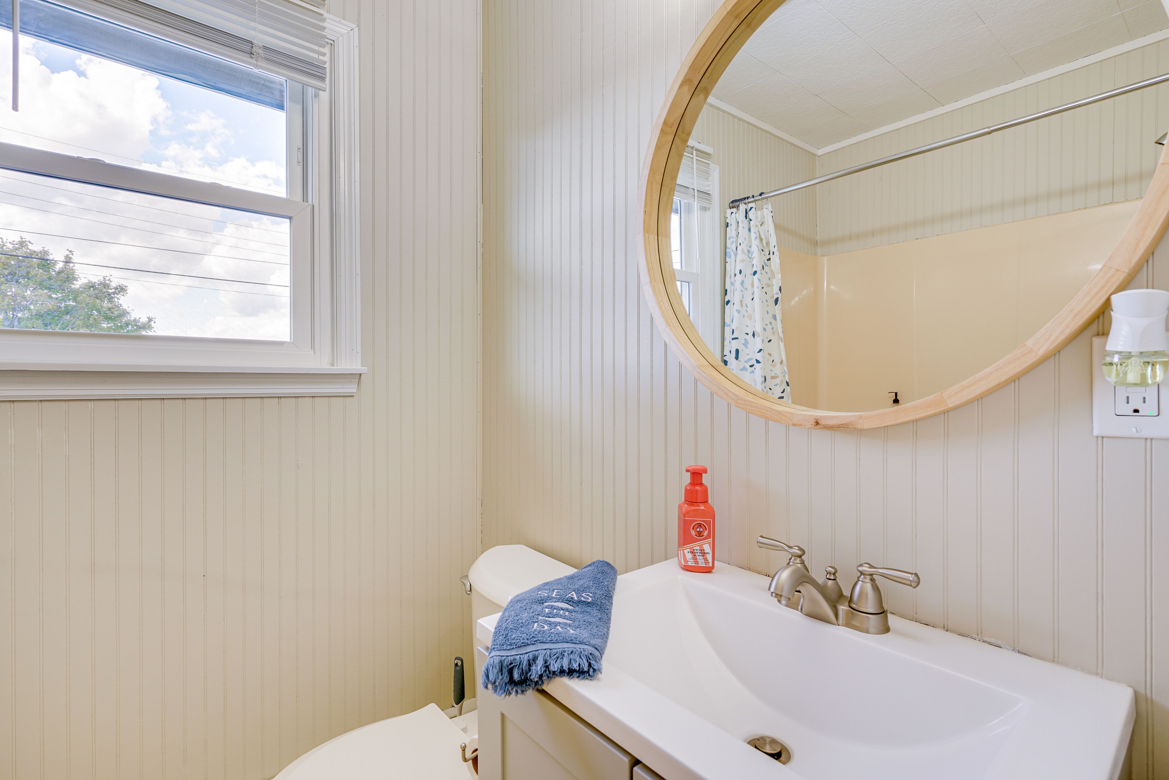 Full Bathroom
