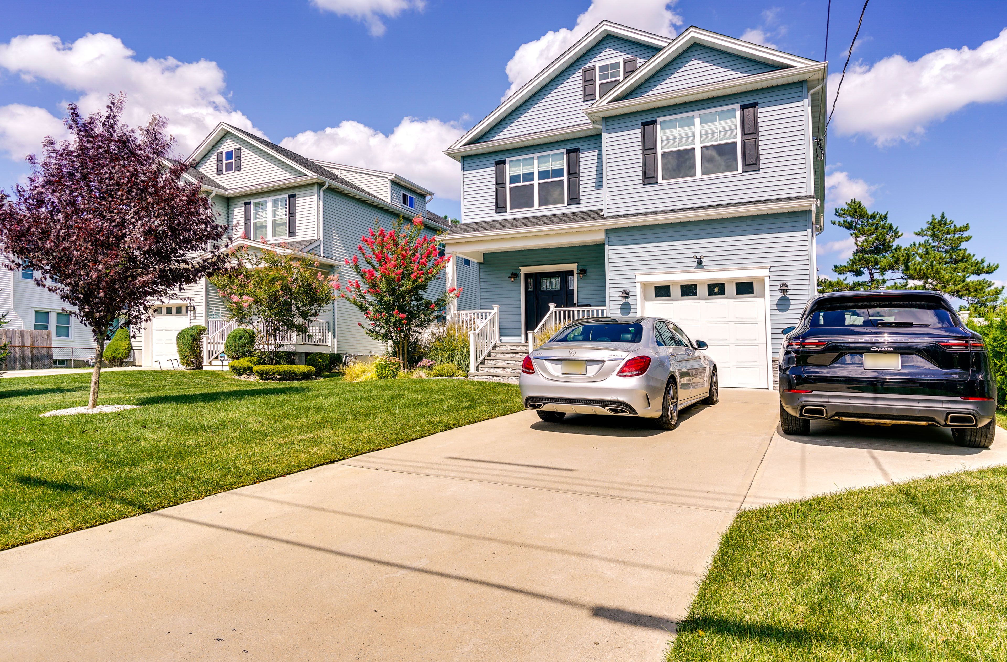 Parking | Driveway (2 Vehicles) | Garage (1 Vehicle)