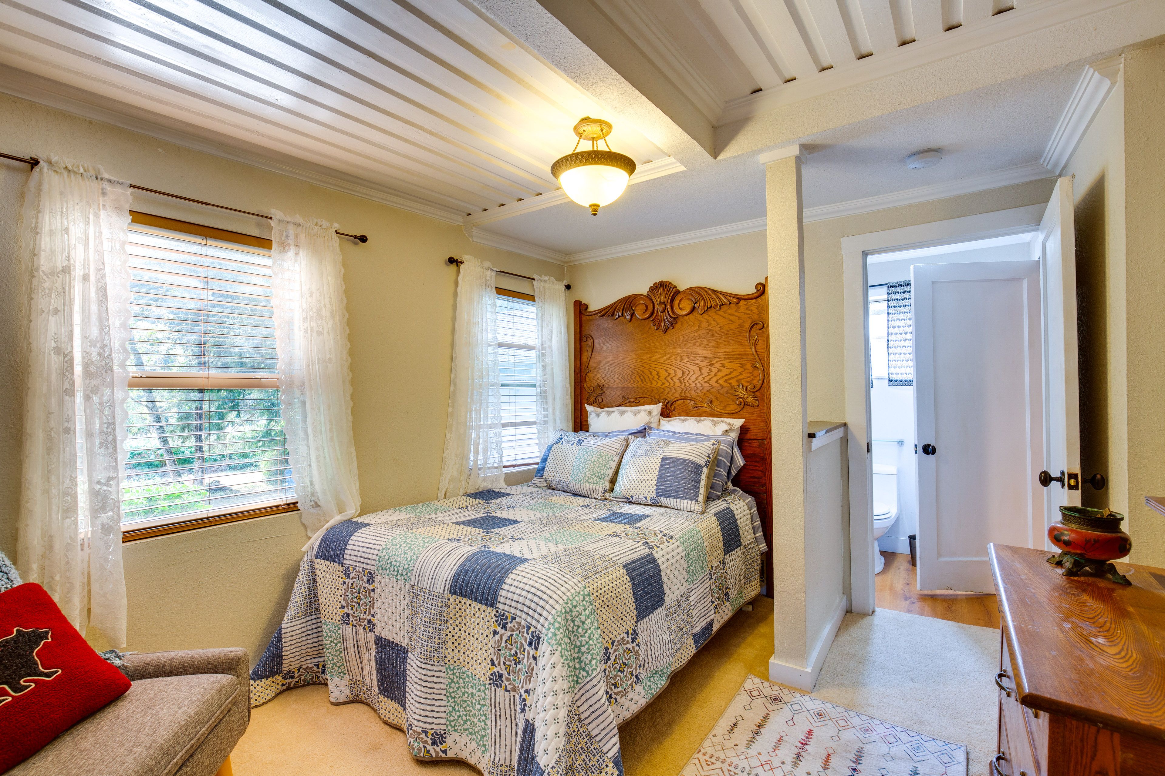 Bedroom 2 | Full Bed | 1st Floor