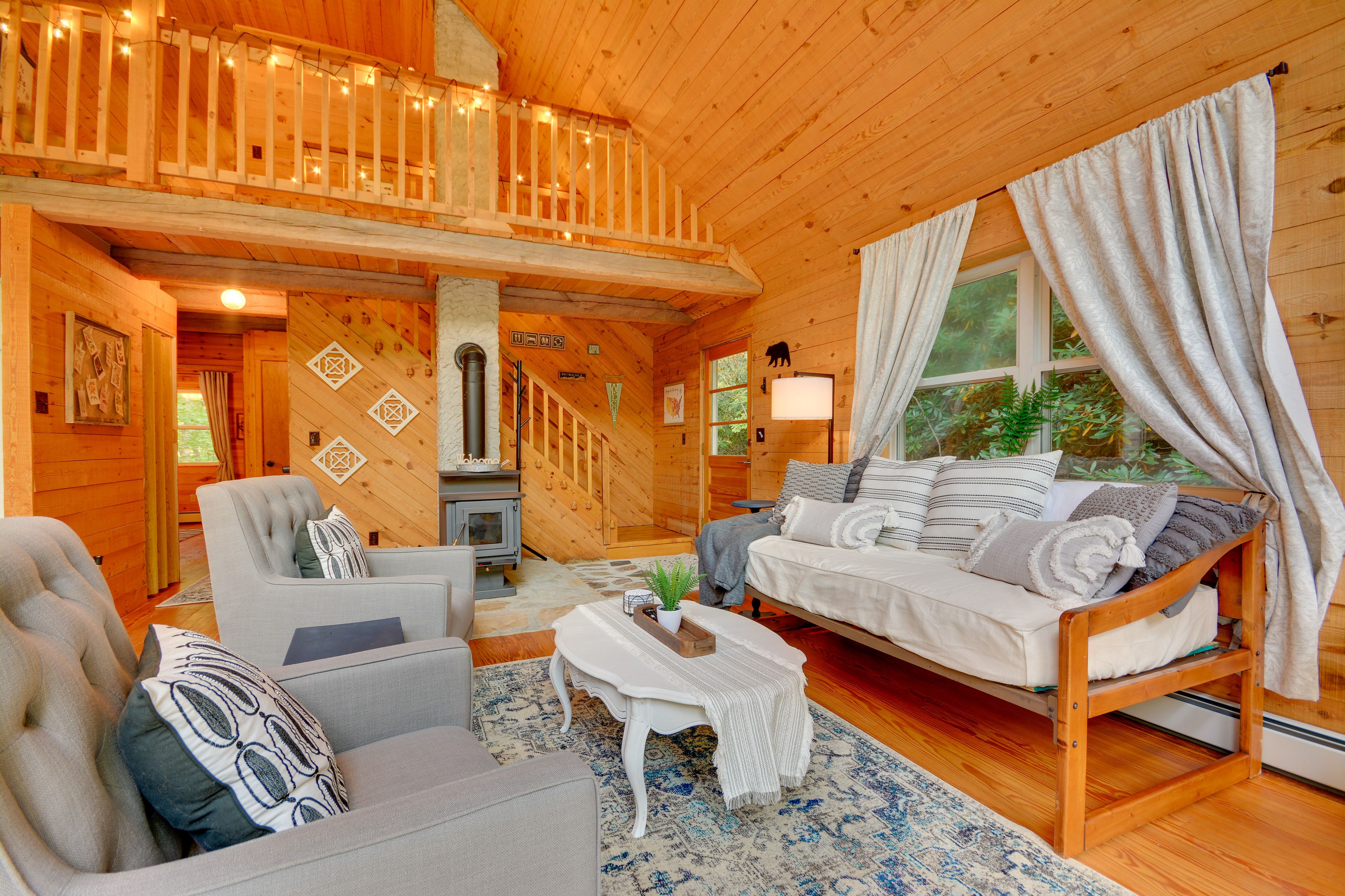 Living Room | Free WiFi | Fireplace | Smart TV | Central Heating