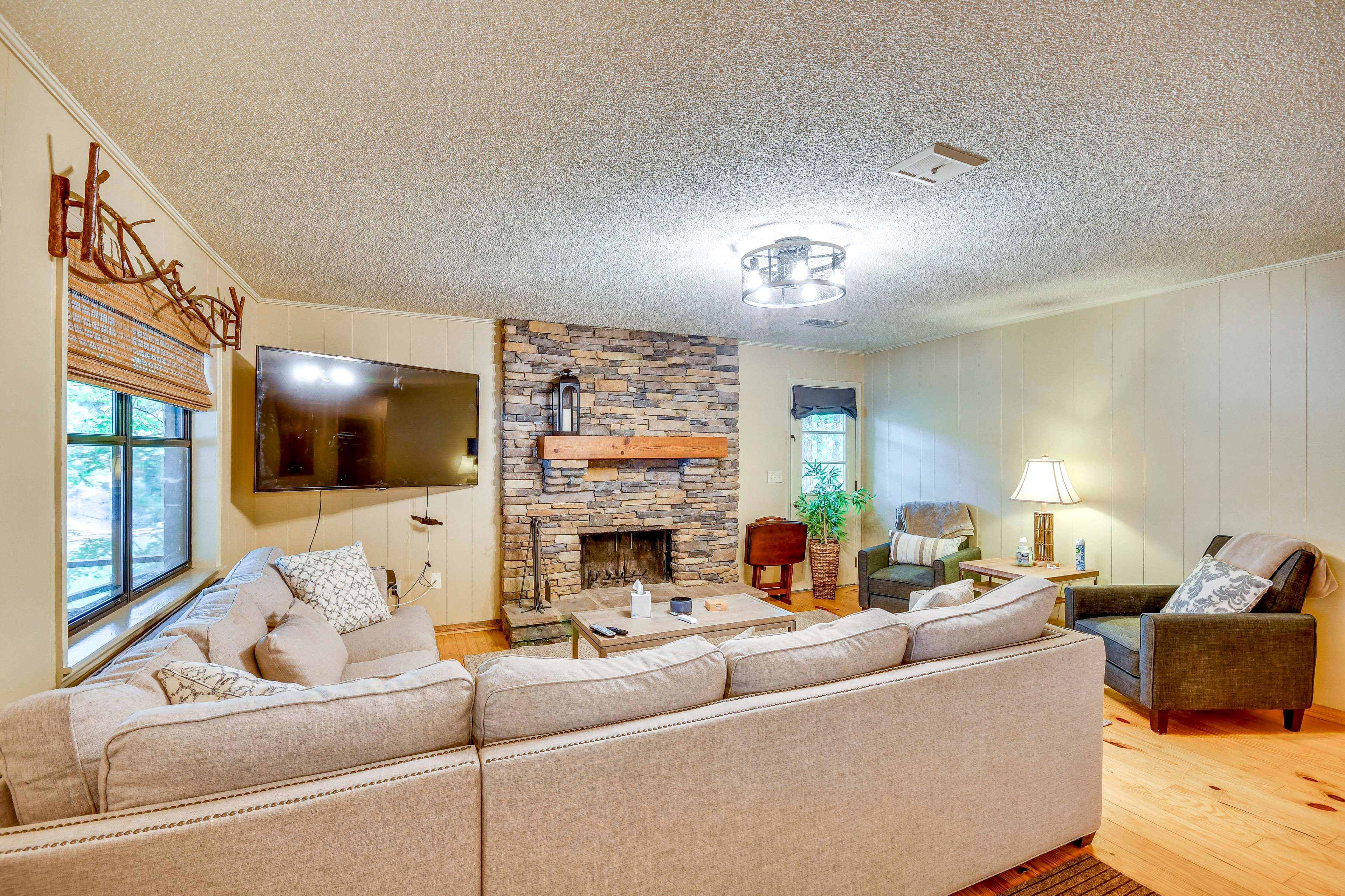 Living Room | Fireplace | Central A/C & Heating