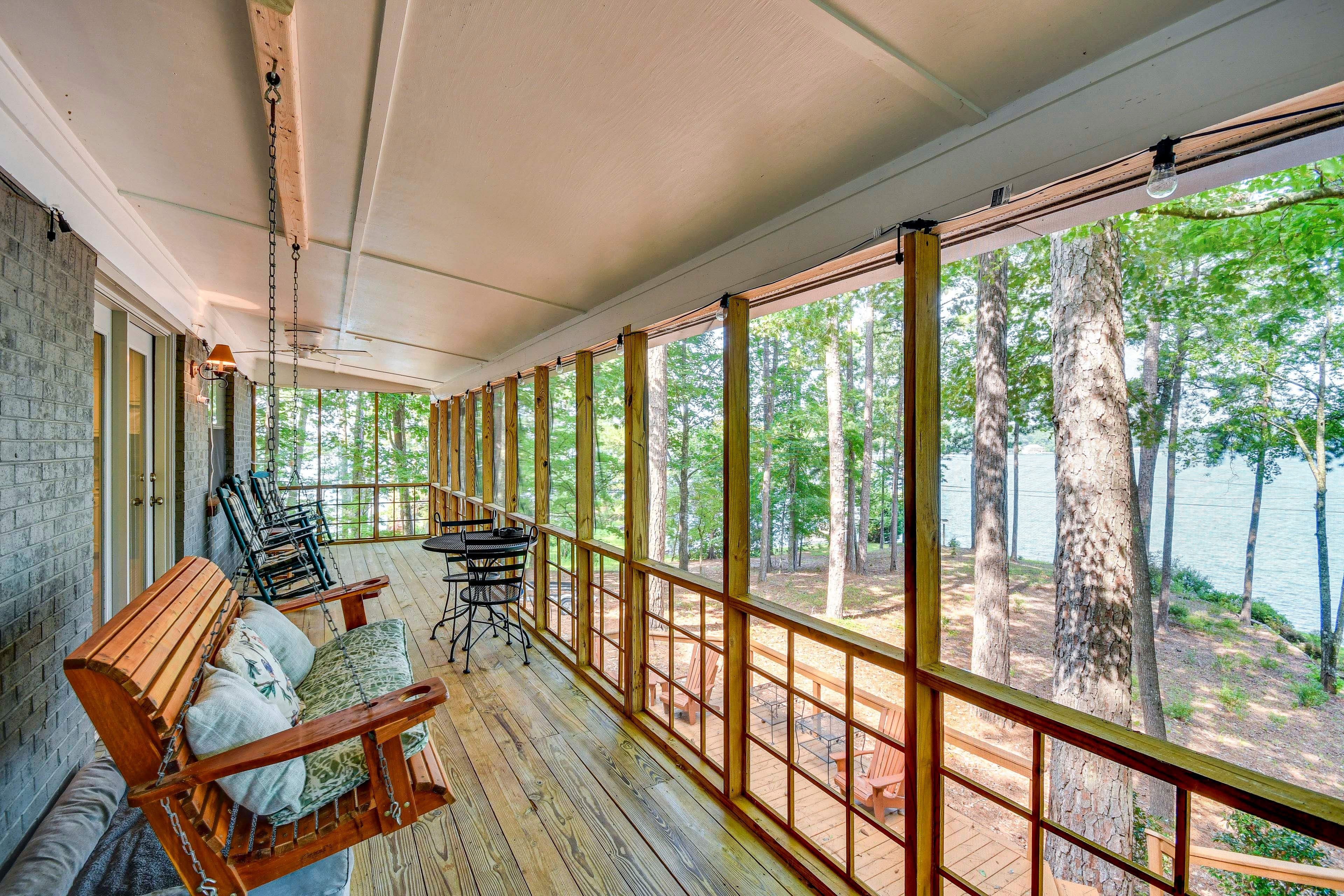 Screened-In Porch | Outdoor Seating Areas | Gas Grill