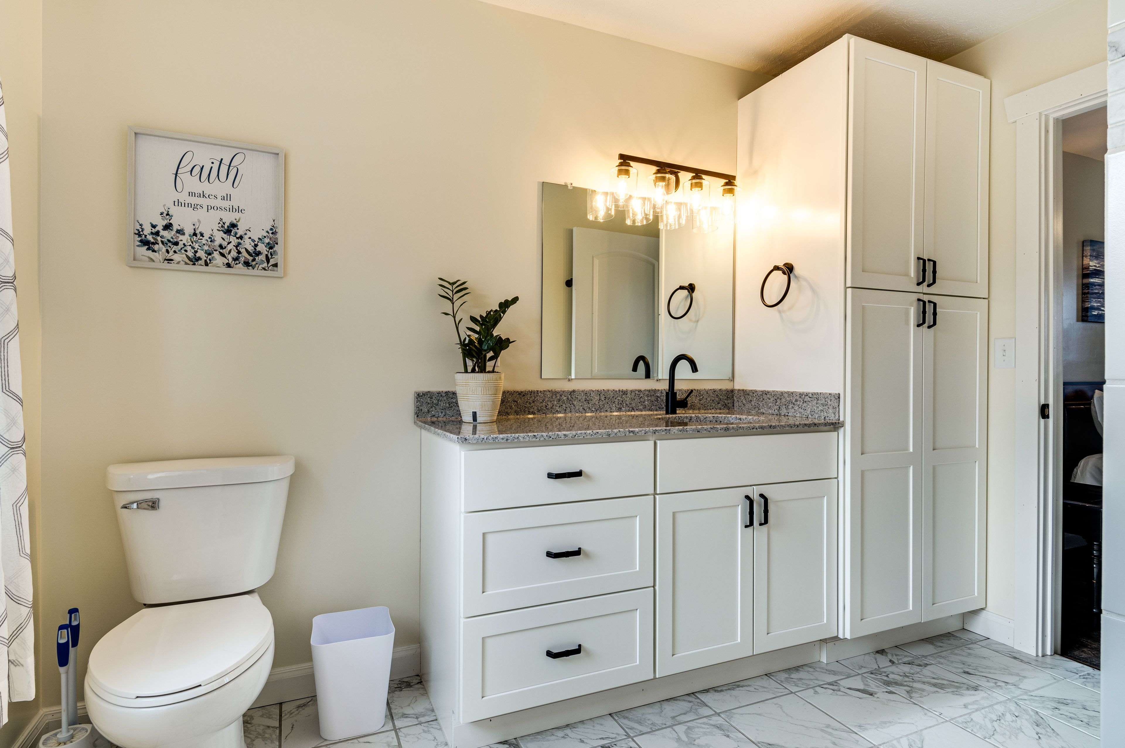 En-Suite Bathroom | Complimentary Toiletries | Hair Dryers | Towels Provided