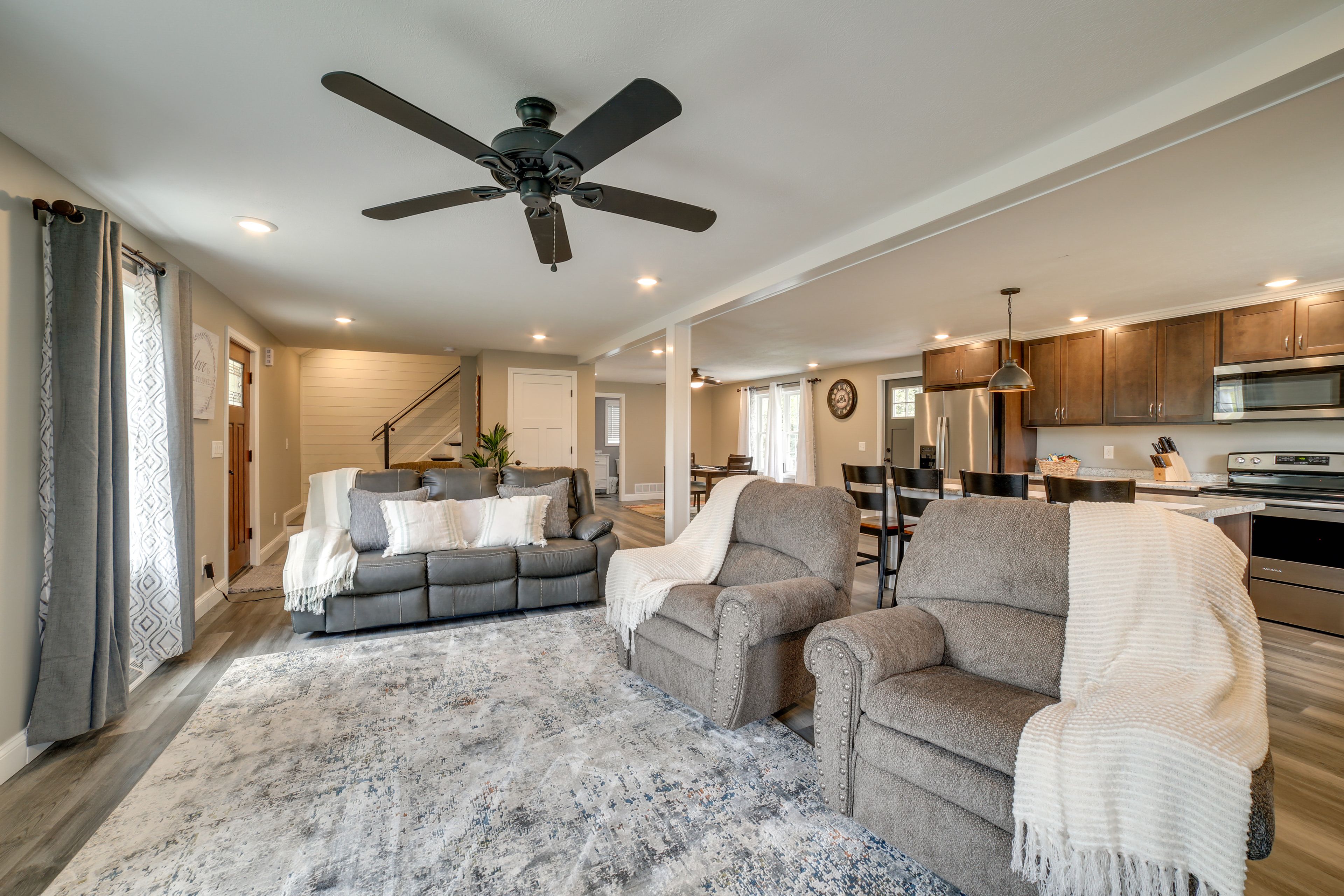 Fombell Vacation Rental | 2BR | 2BA | 1,700 Sq Ft | Stairs Required