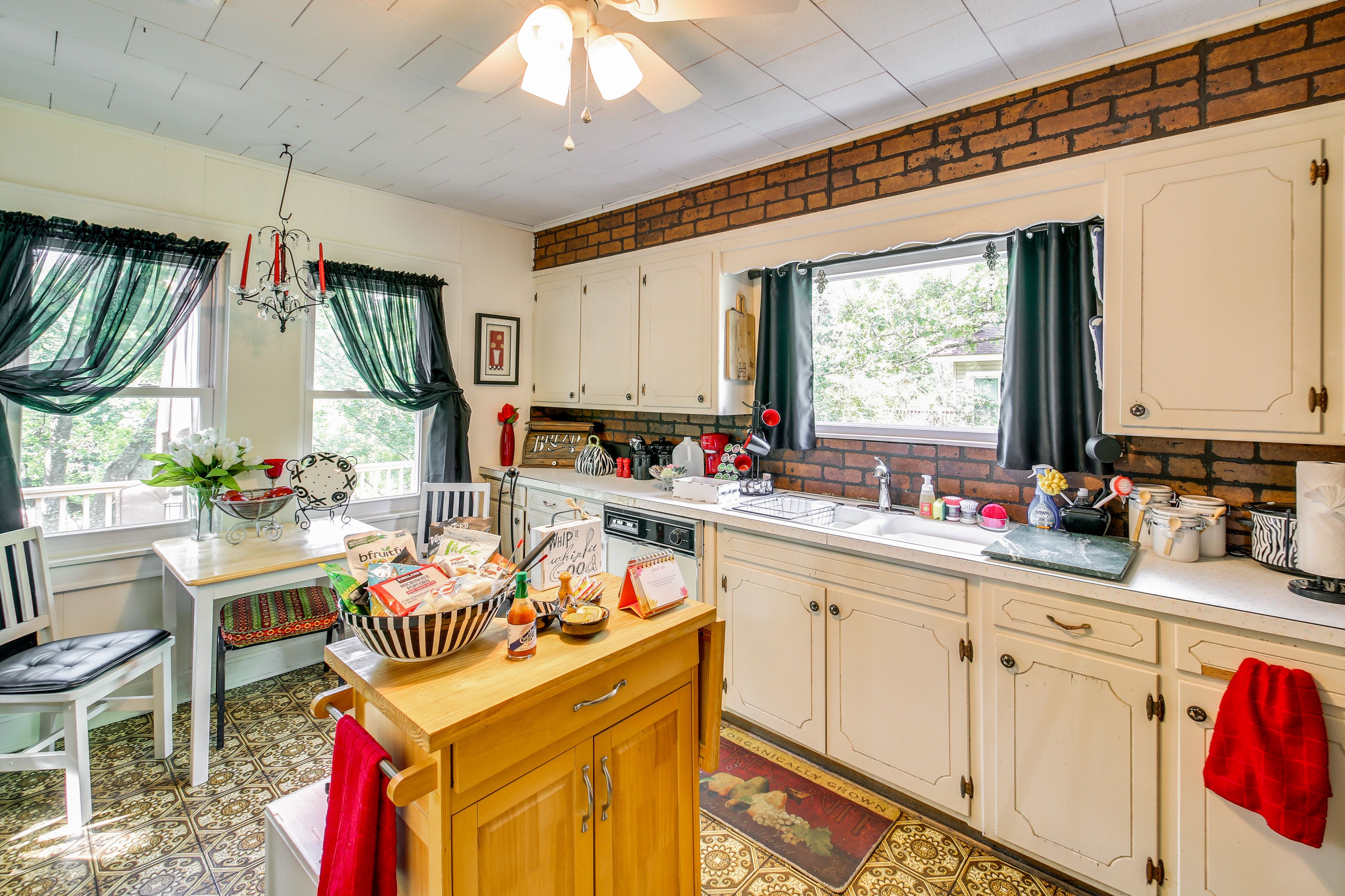 Kitchen | Free WiFi | Central A/C