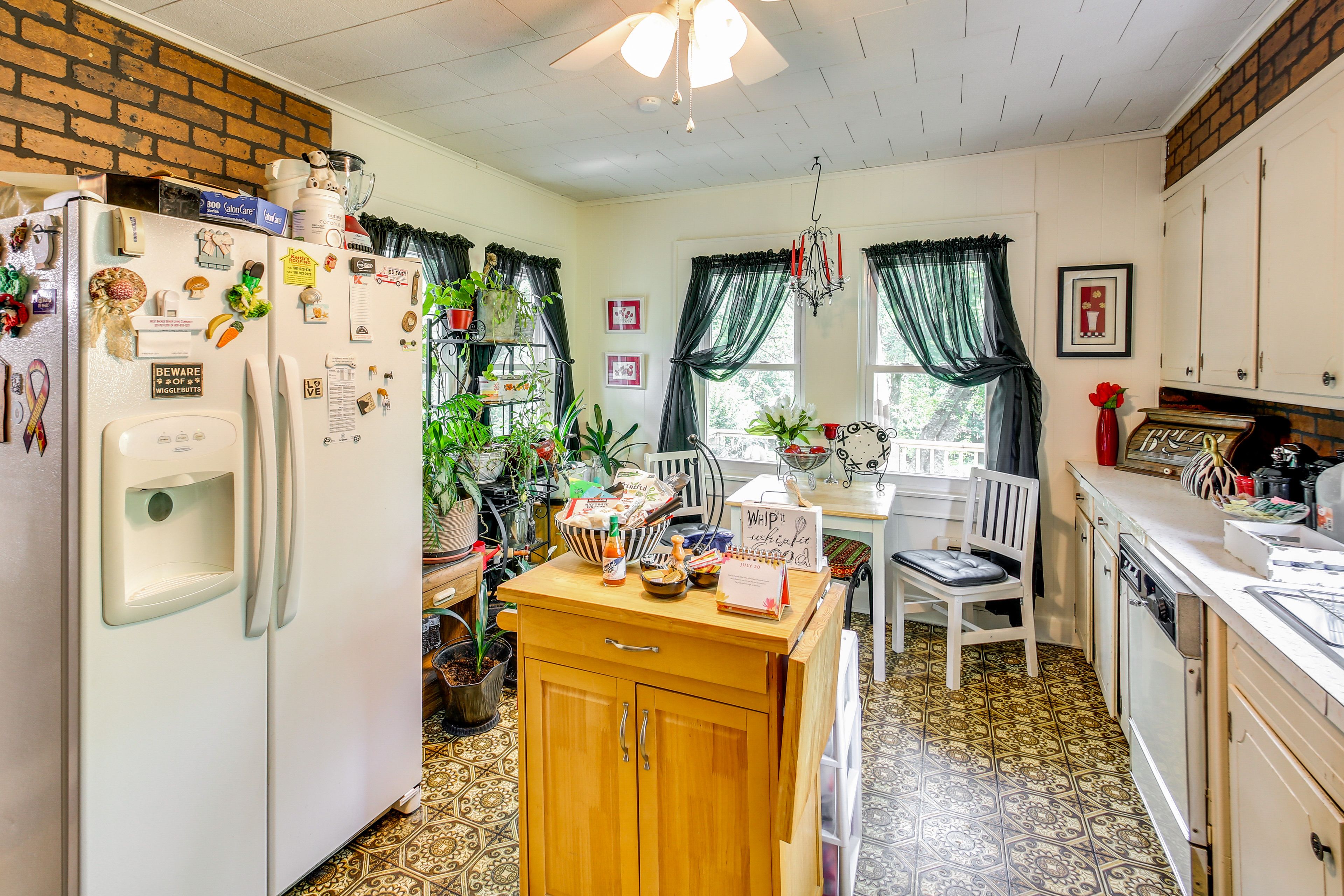 Kitchen | Coffee Maker | Spices | Dishwasher | Cooking Utensils