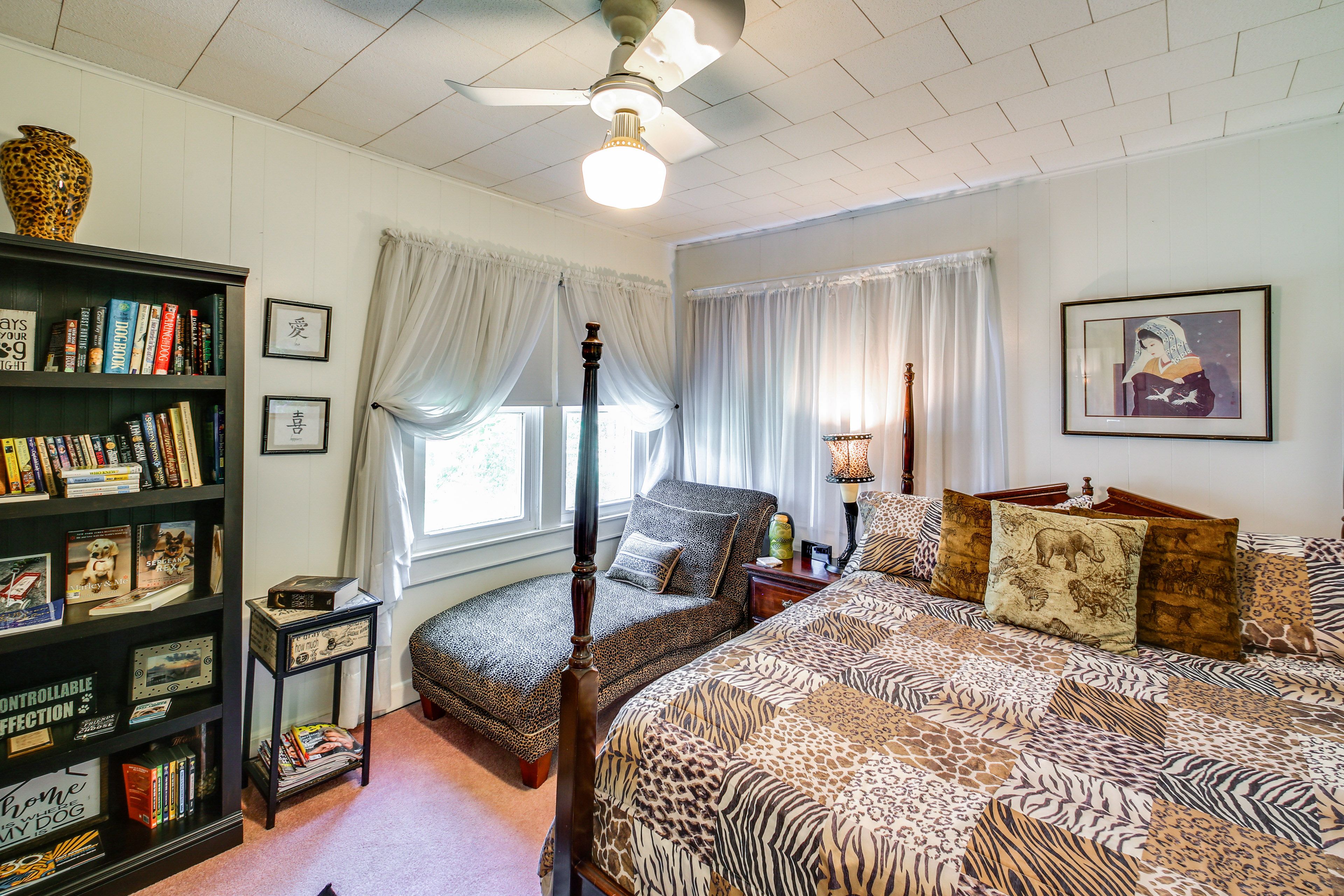 Bedroom 1 | Queen Bed