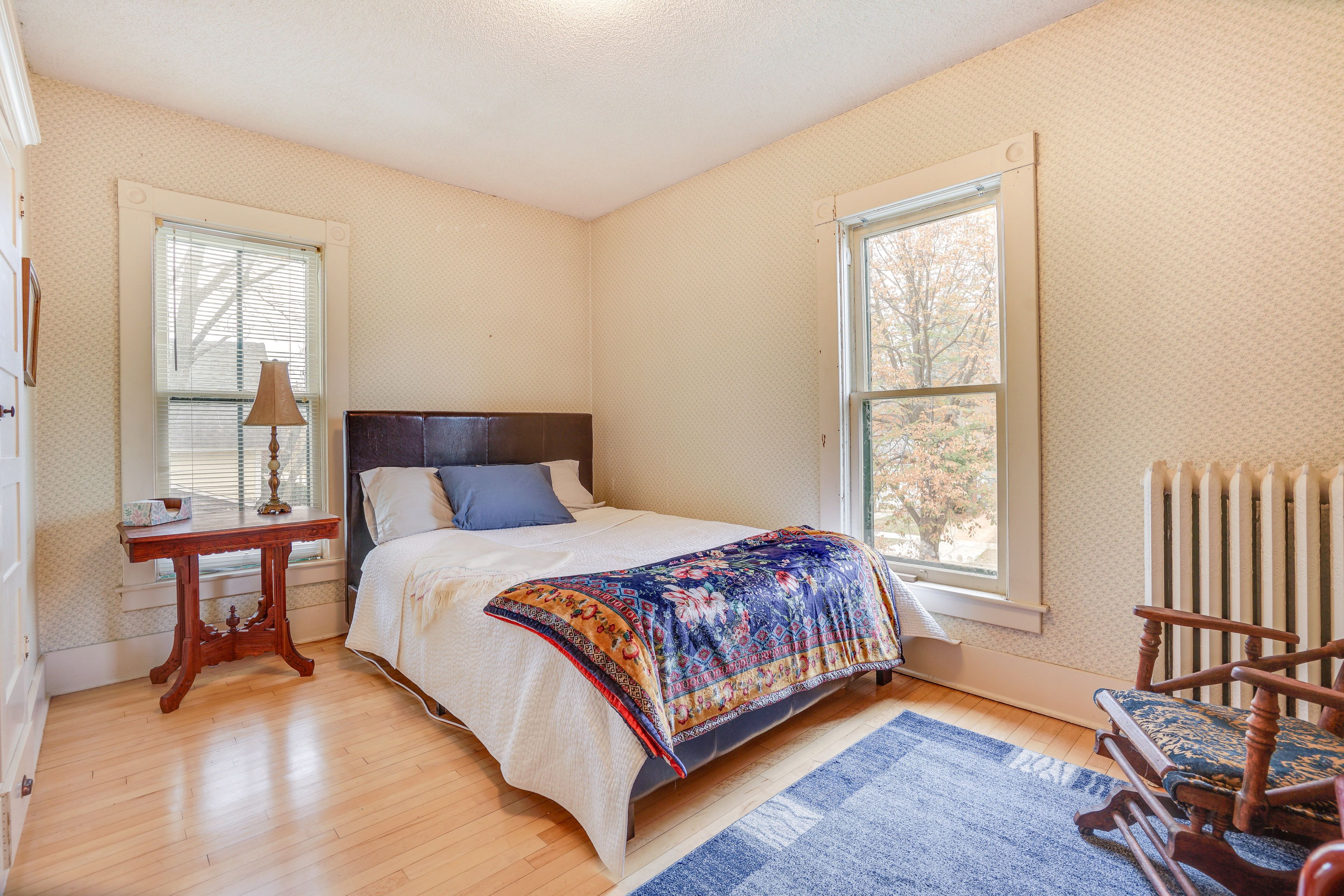 Bedroom 2 | Queen Bed