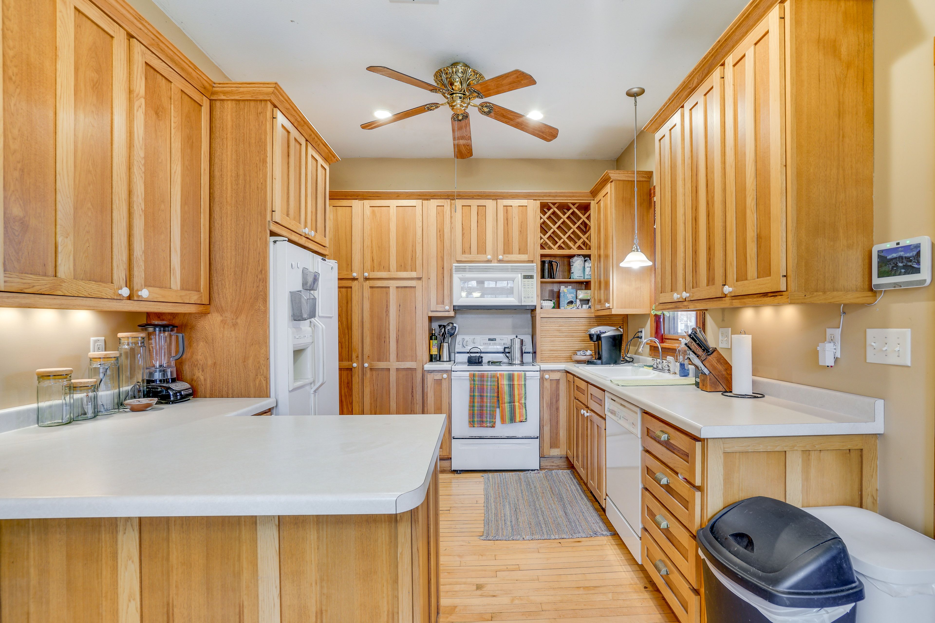 Kitchen | Dishwasher | Coffee Maker