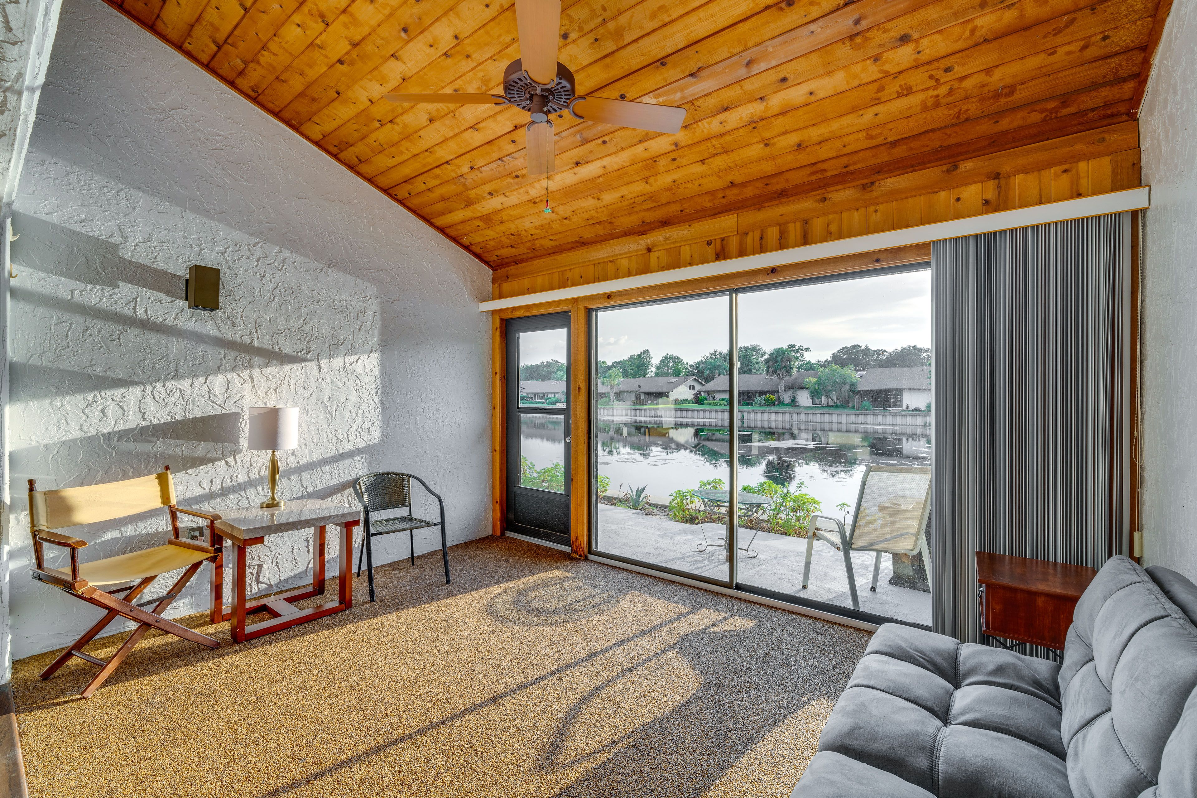 Lanai | Seating