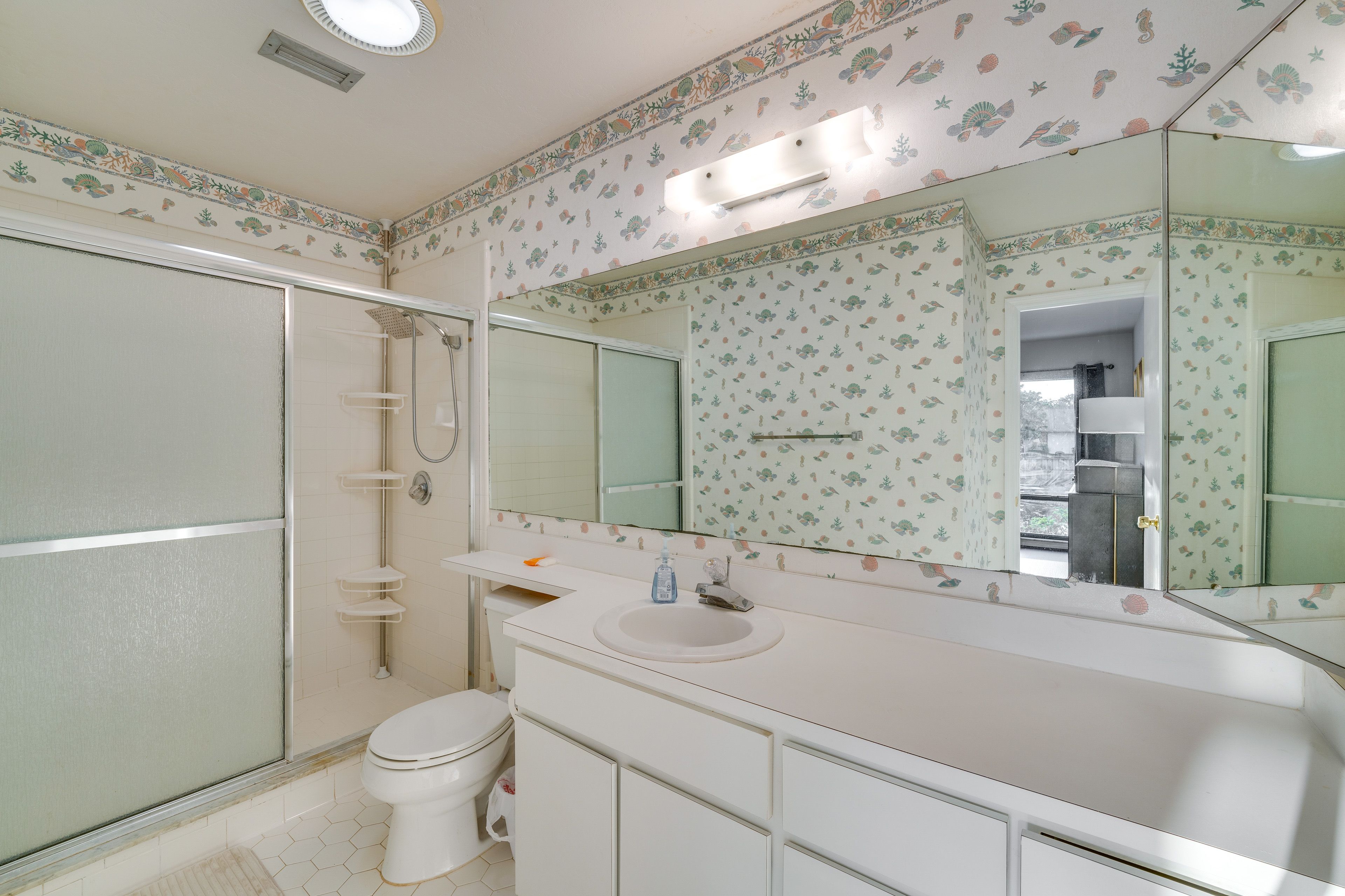 En-Suite Bathroom | Complimentary Toiletries | Towels Provided